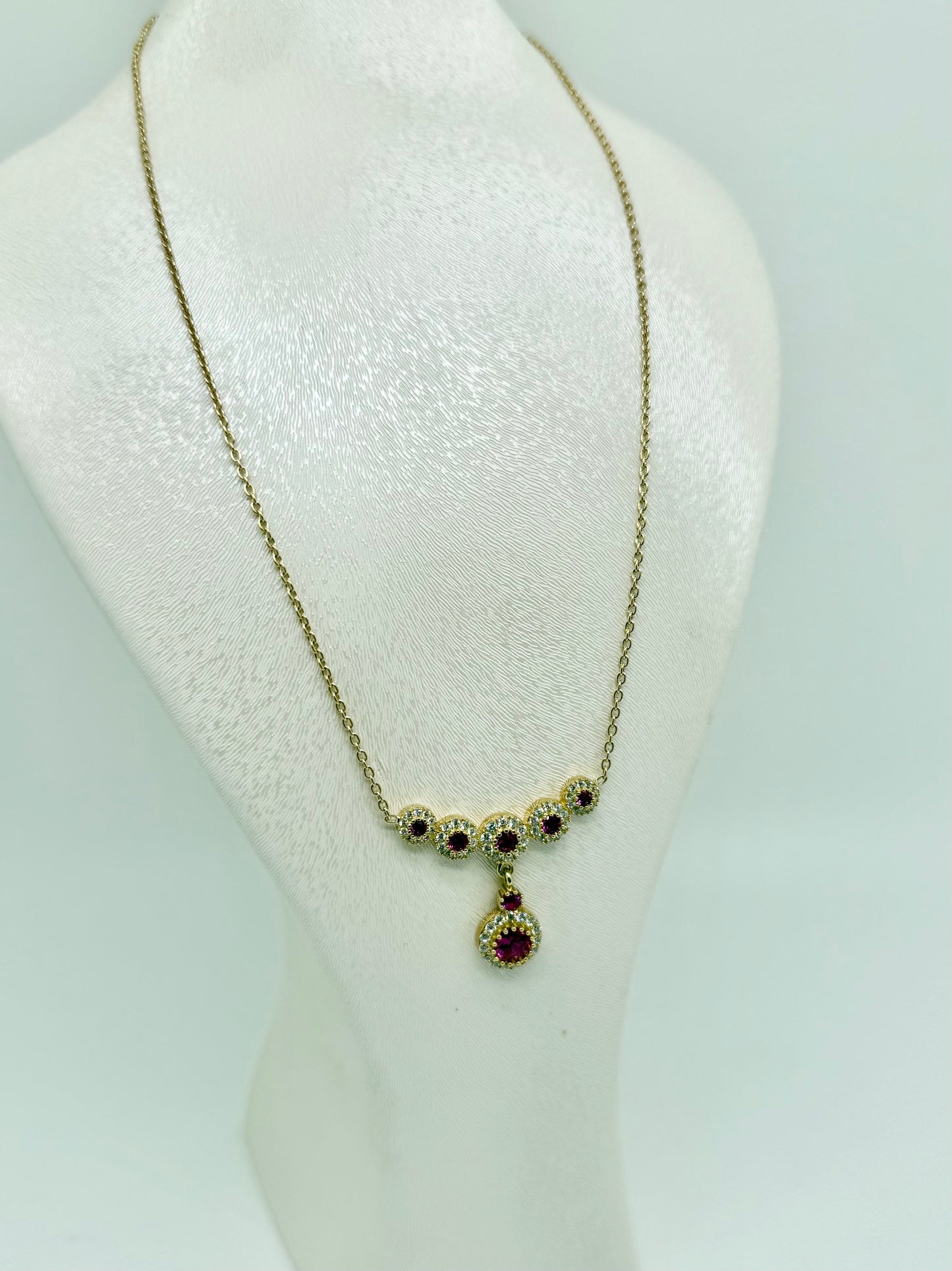 18k/750 gold chain, set with zircon and synthetic ruby