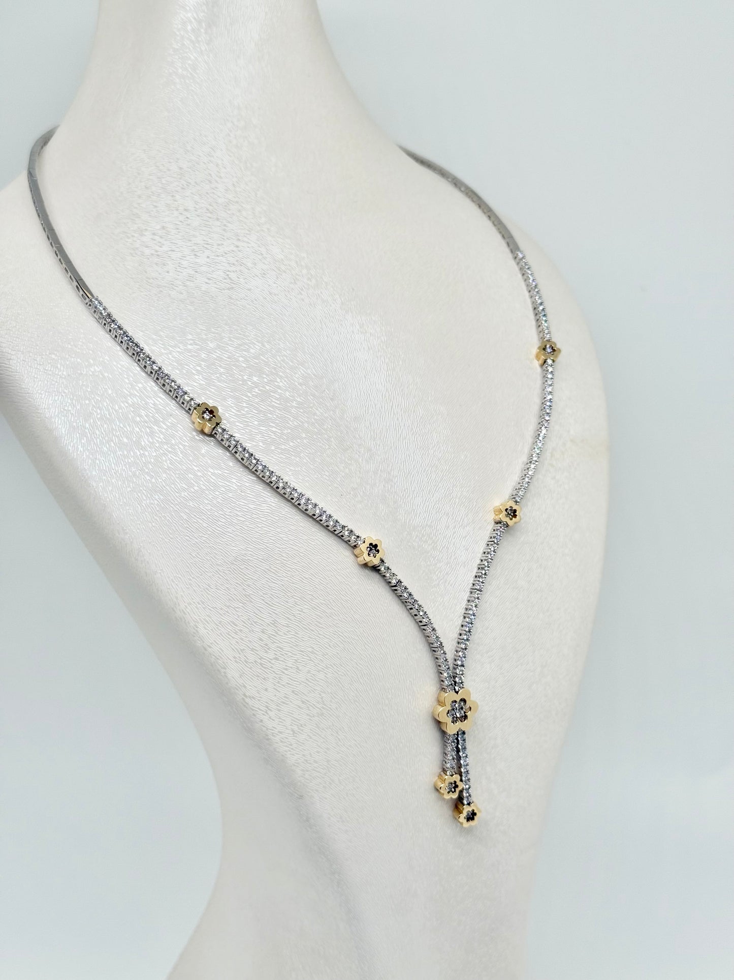 White gold necklace
