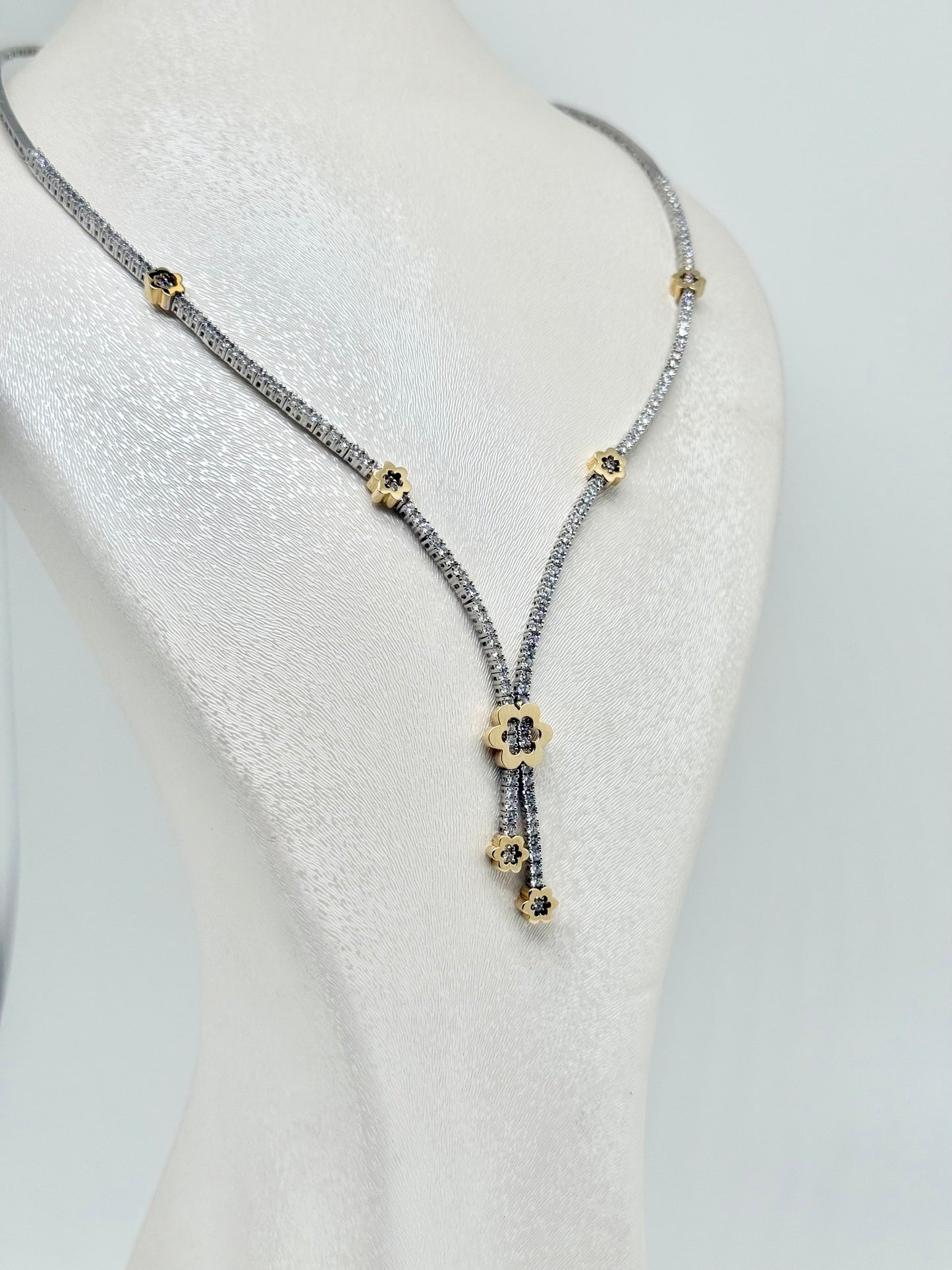 White gold necklace