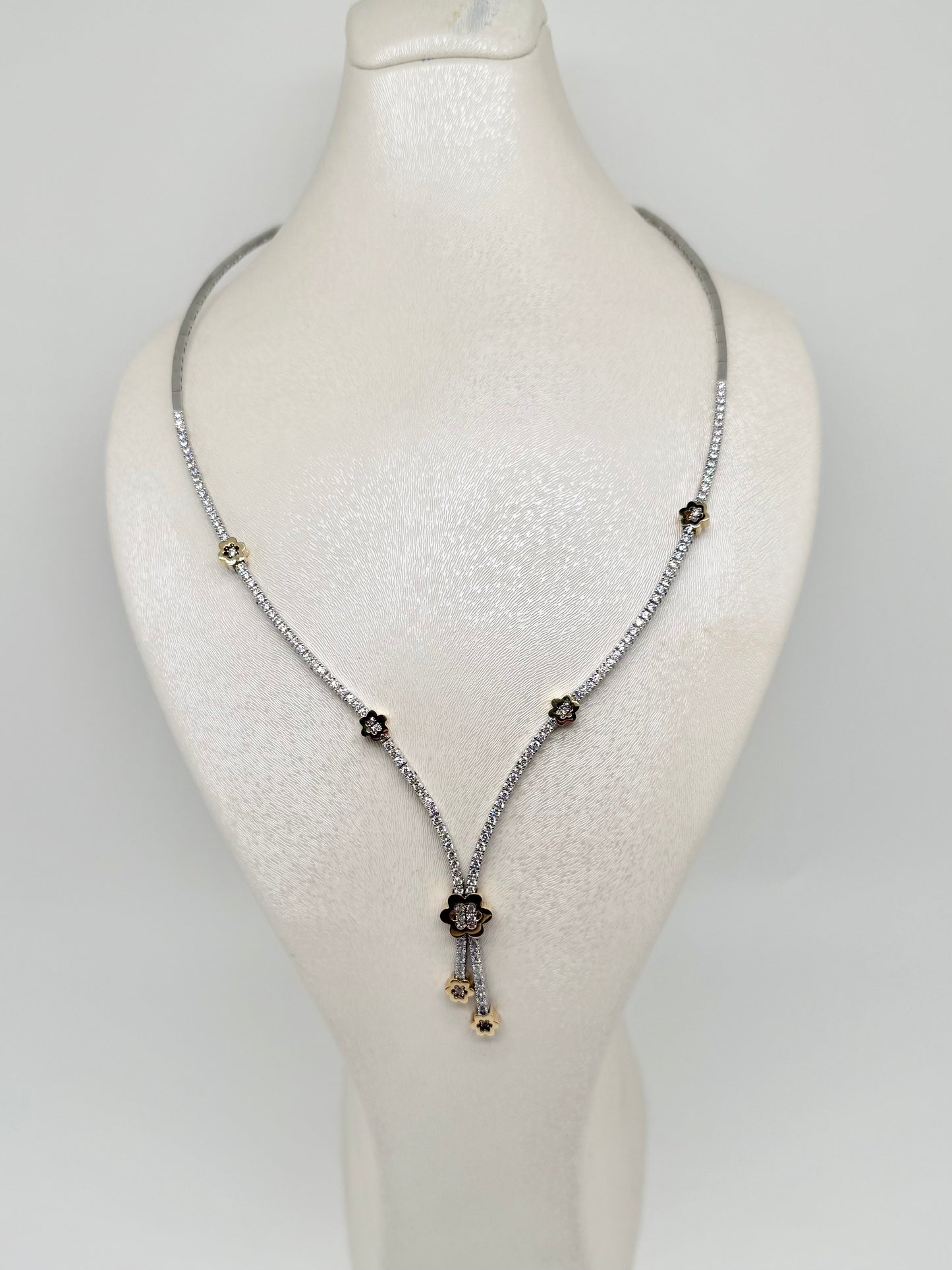 White gold necklace