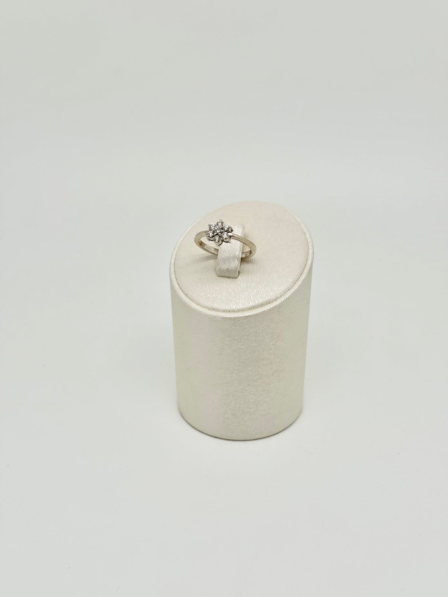 White gold ring set with natural diamonds