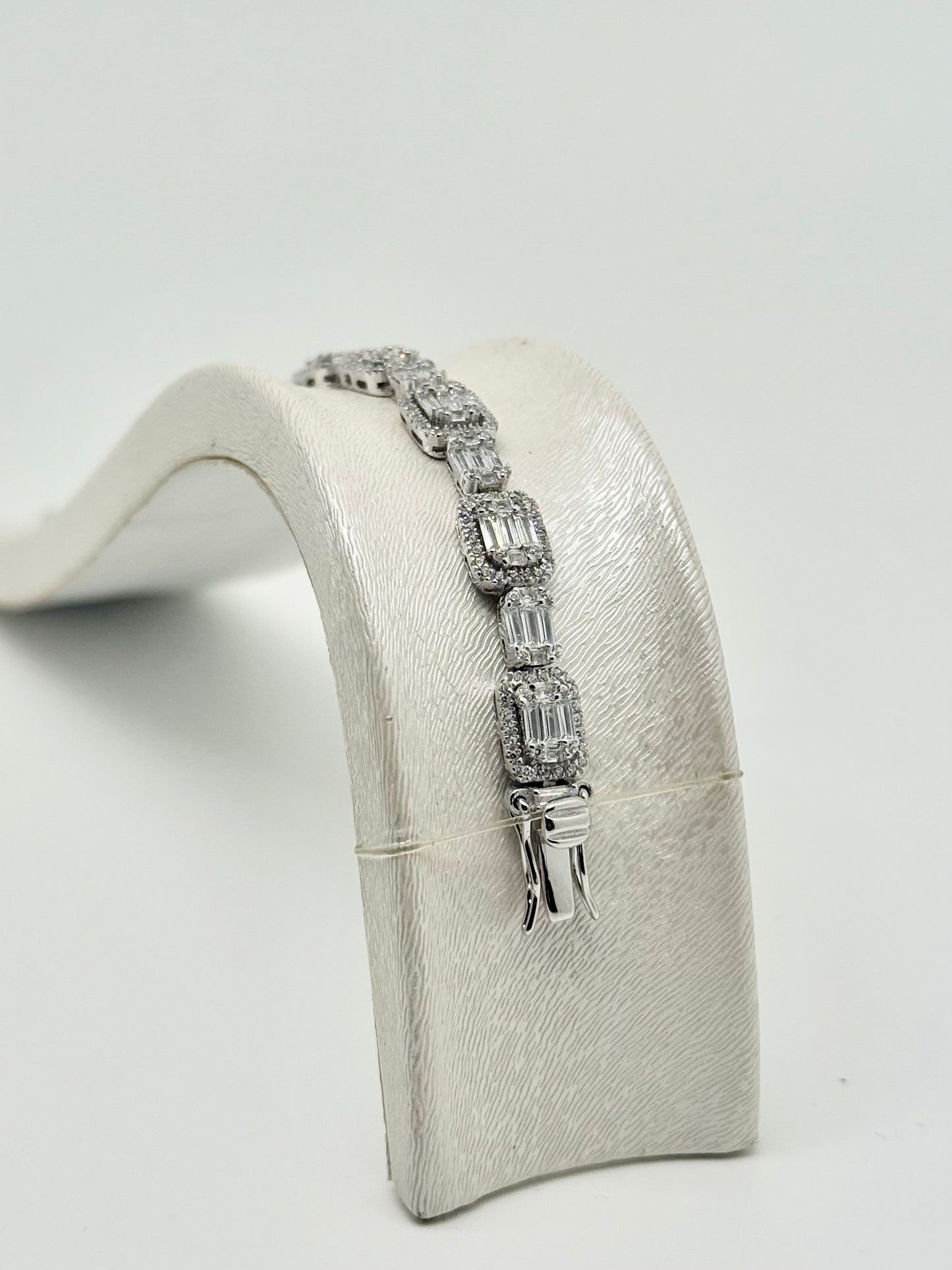 Silver tennis bracelet with emerald-cut zirconia
