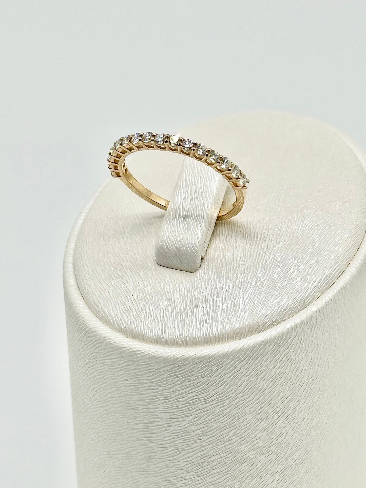 Yellow gold and 0.41ct diamond ring