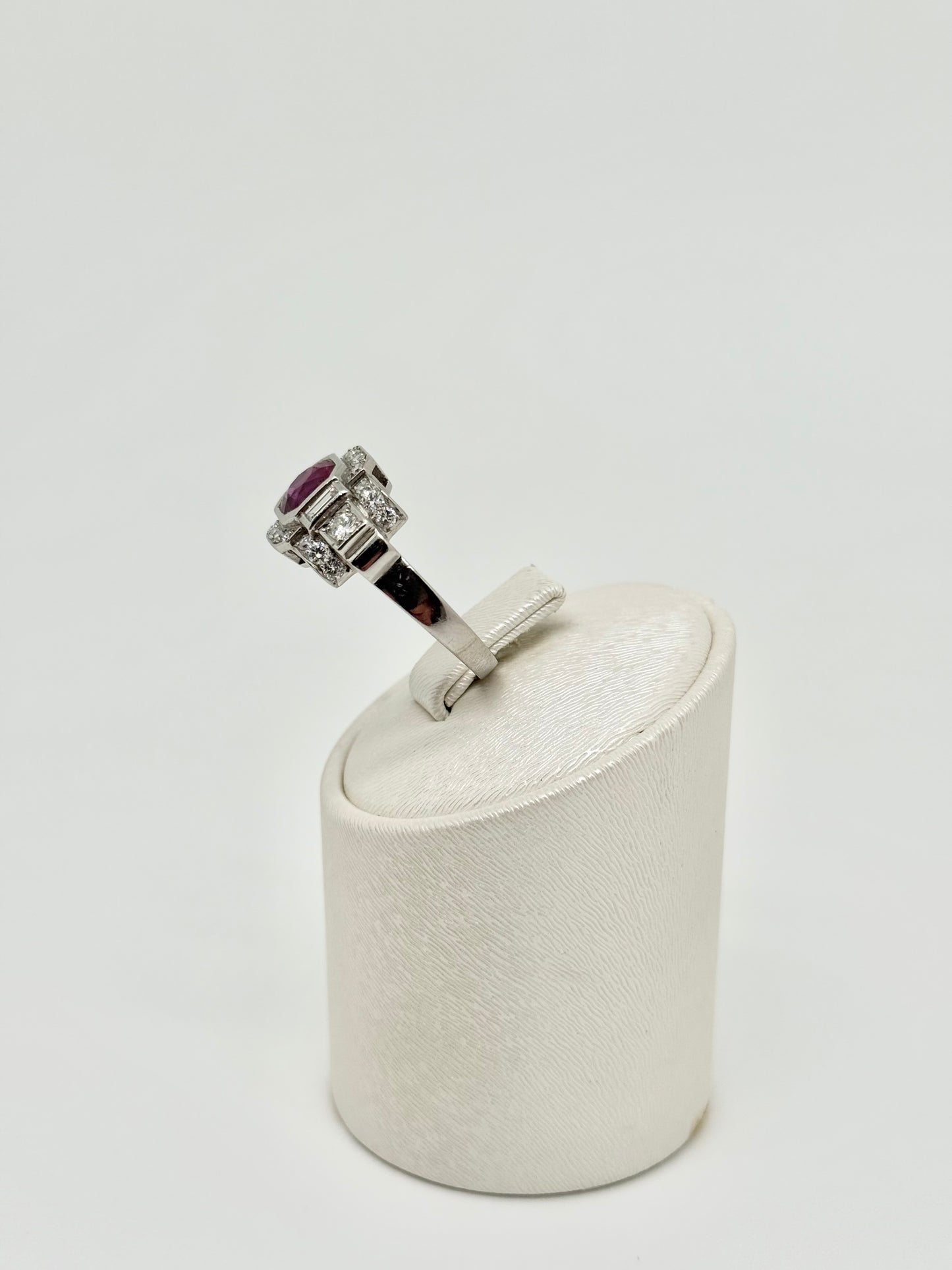 White gold Art Deco ring set with natural diamonds and a natural ruby Vintage