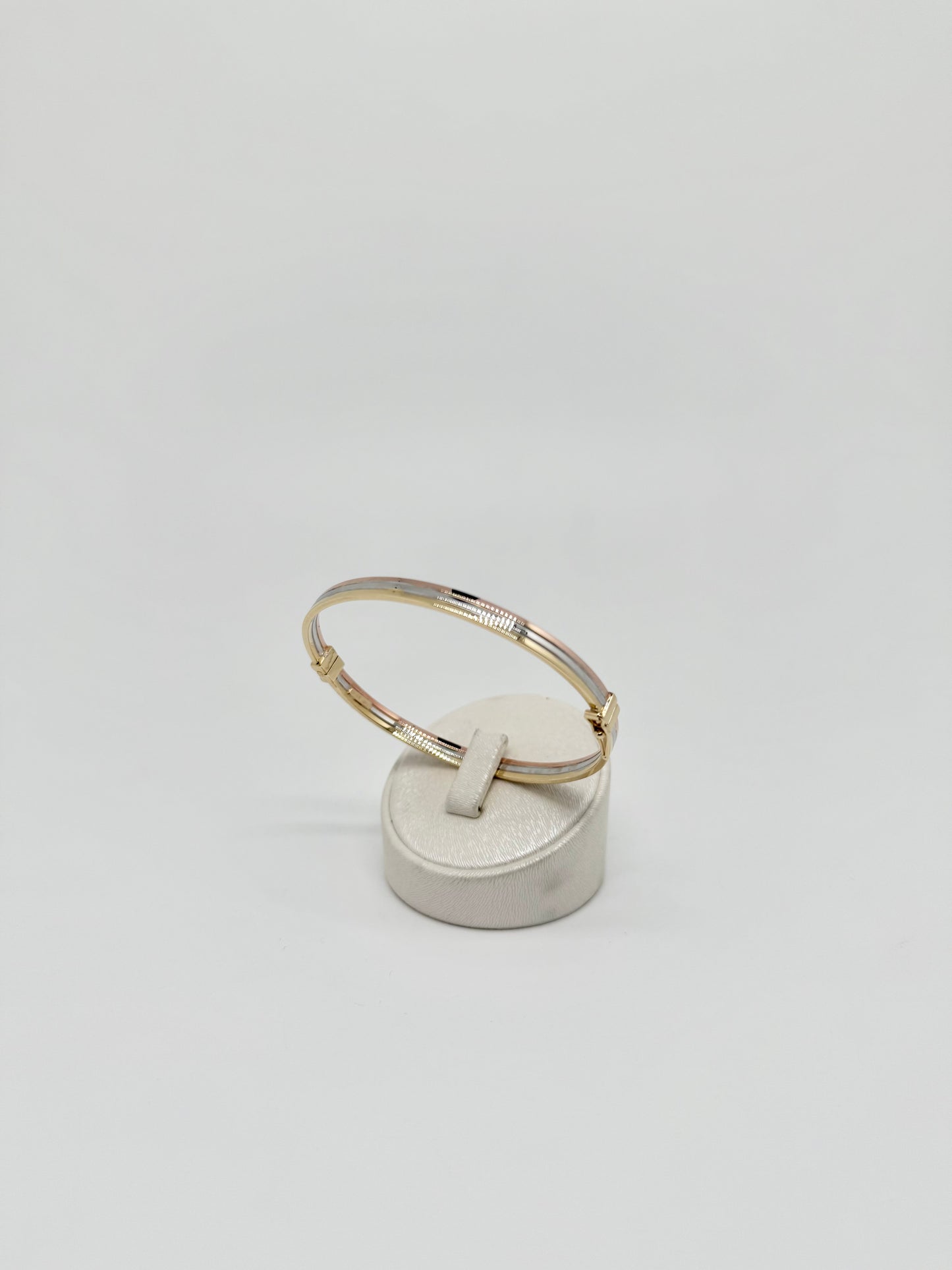 Driekleurige gouden armband