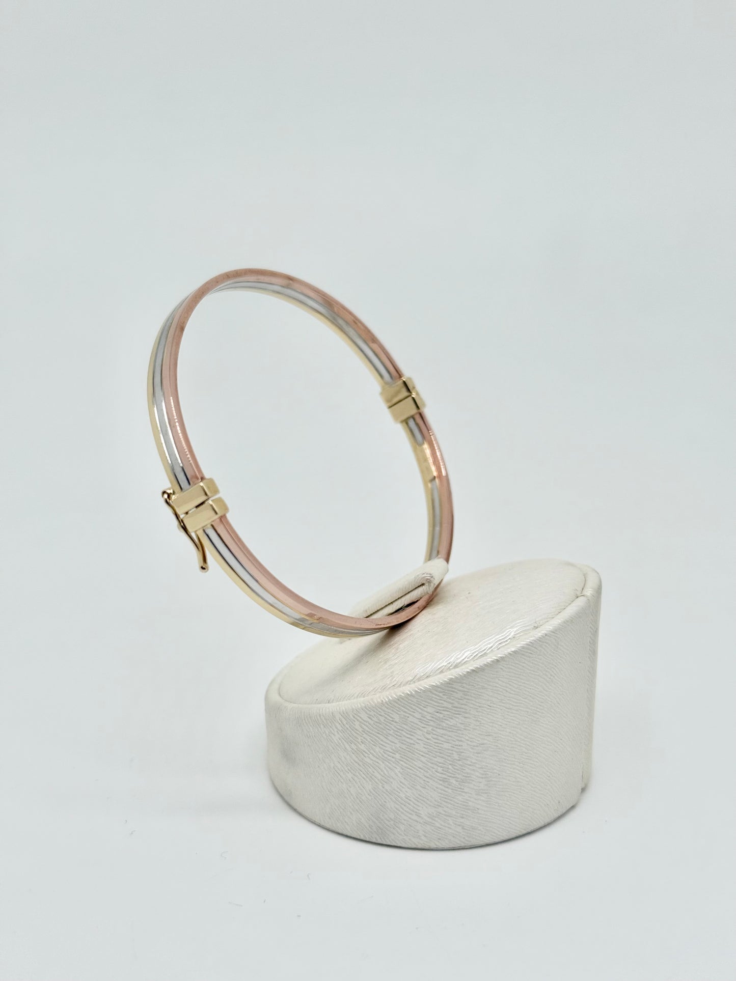 Driekleurige gouden armband