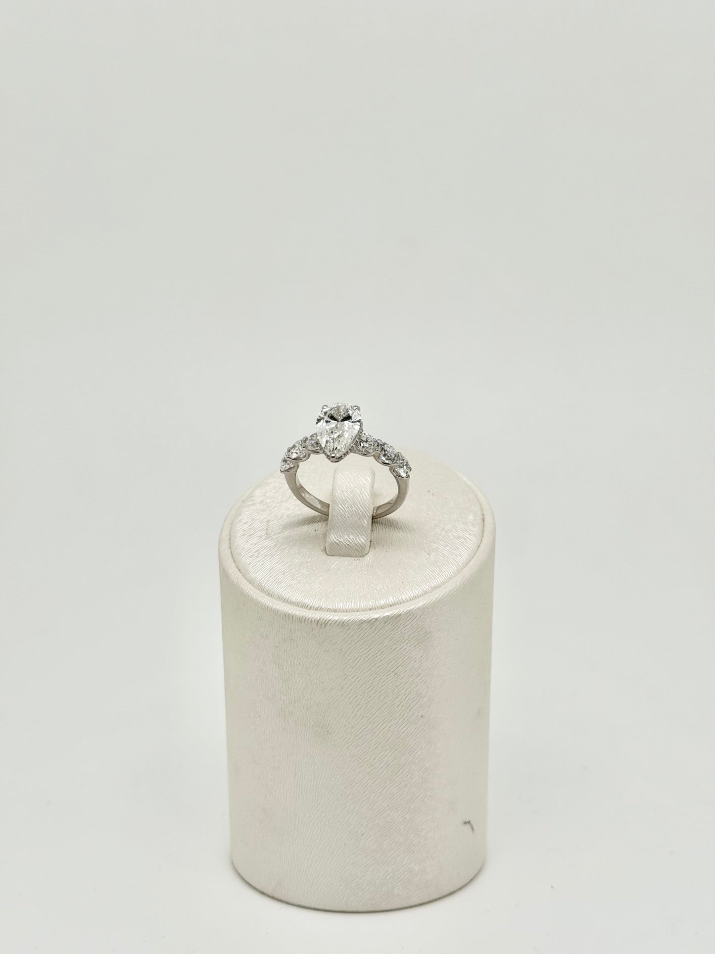 2.00ct pear-cut diamond ring