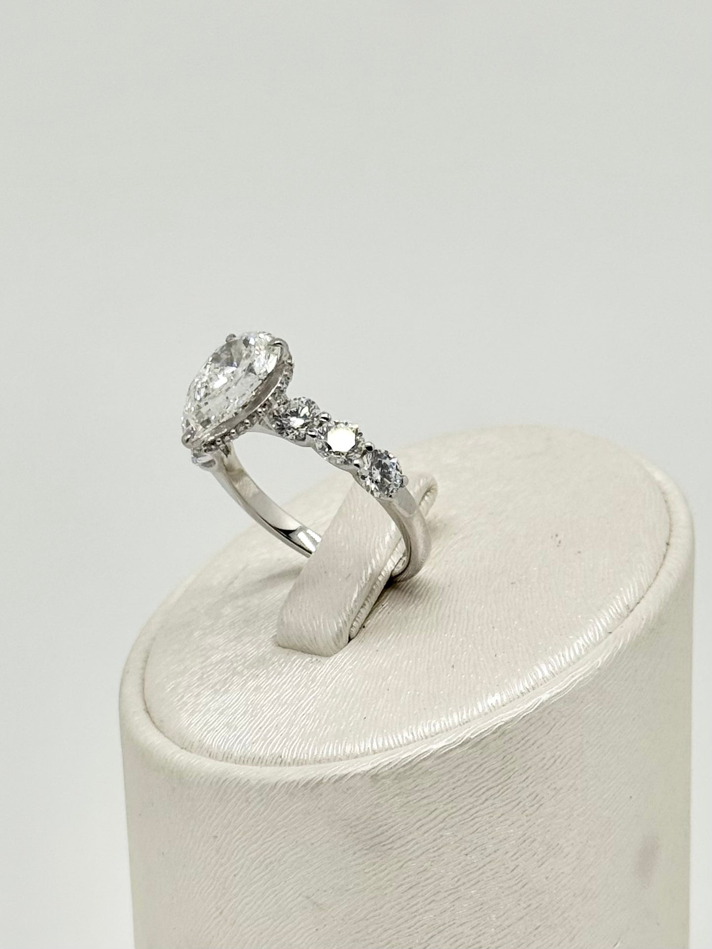 2.00ct pear-cut diamond ring