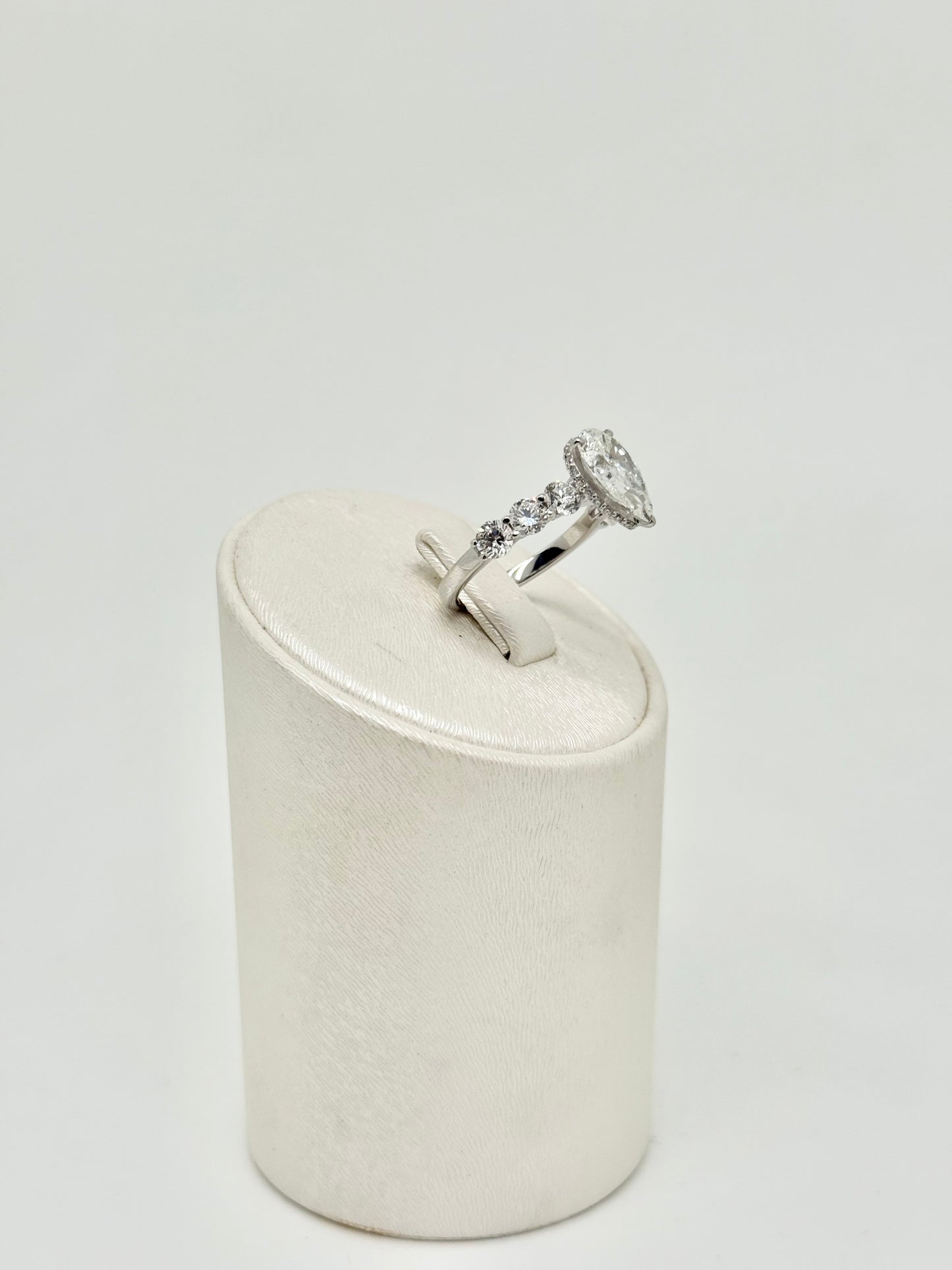 2.00ct pear-cut diamond ring