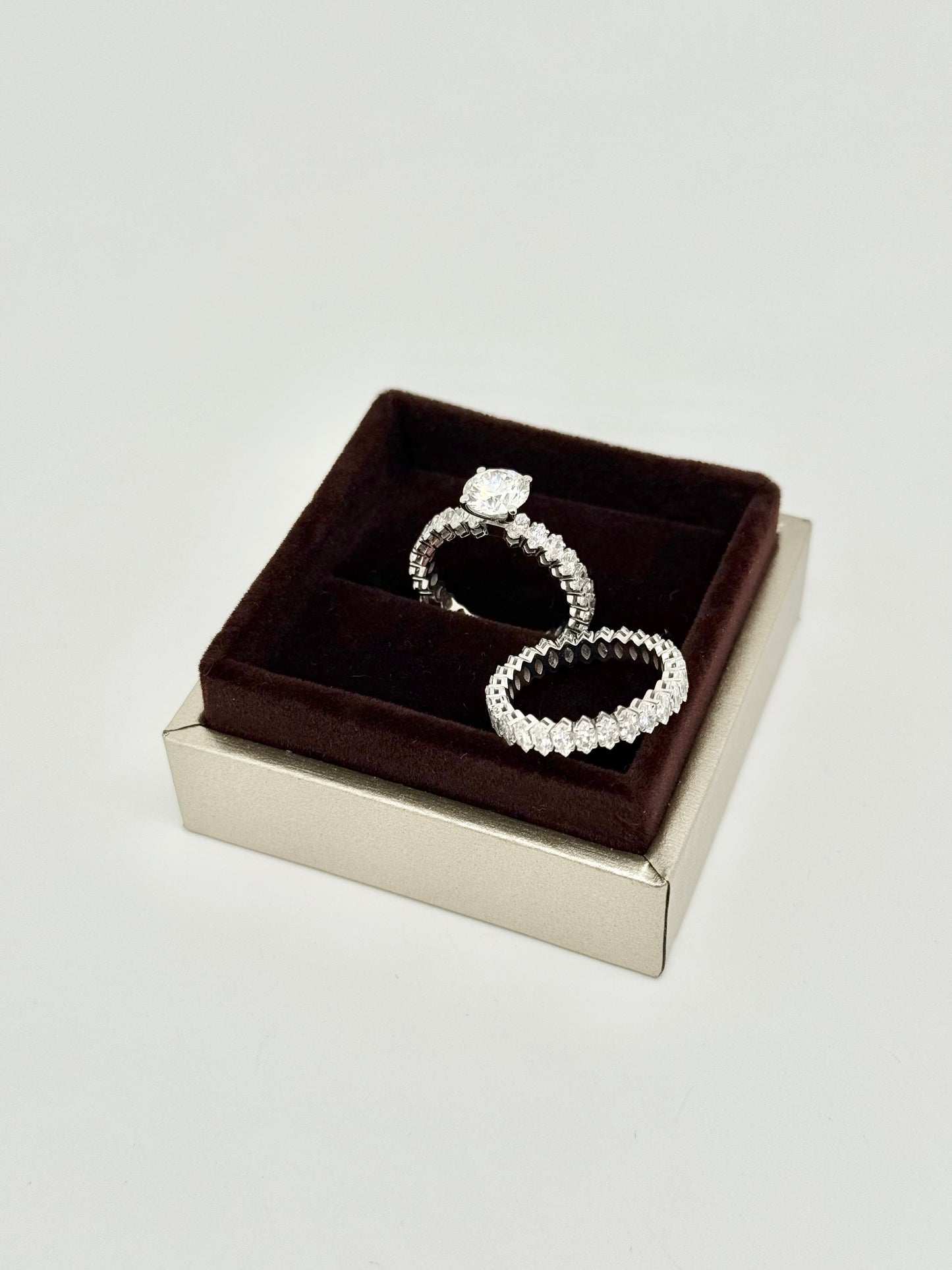 Round brilliant and marquise cut duo ring