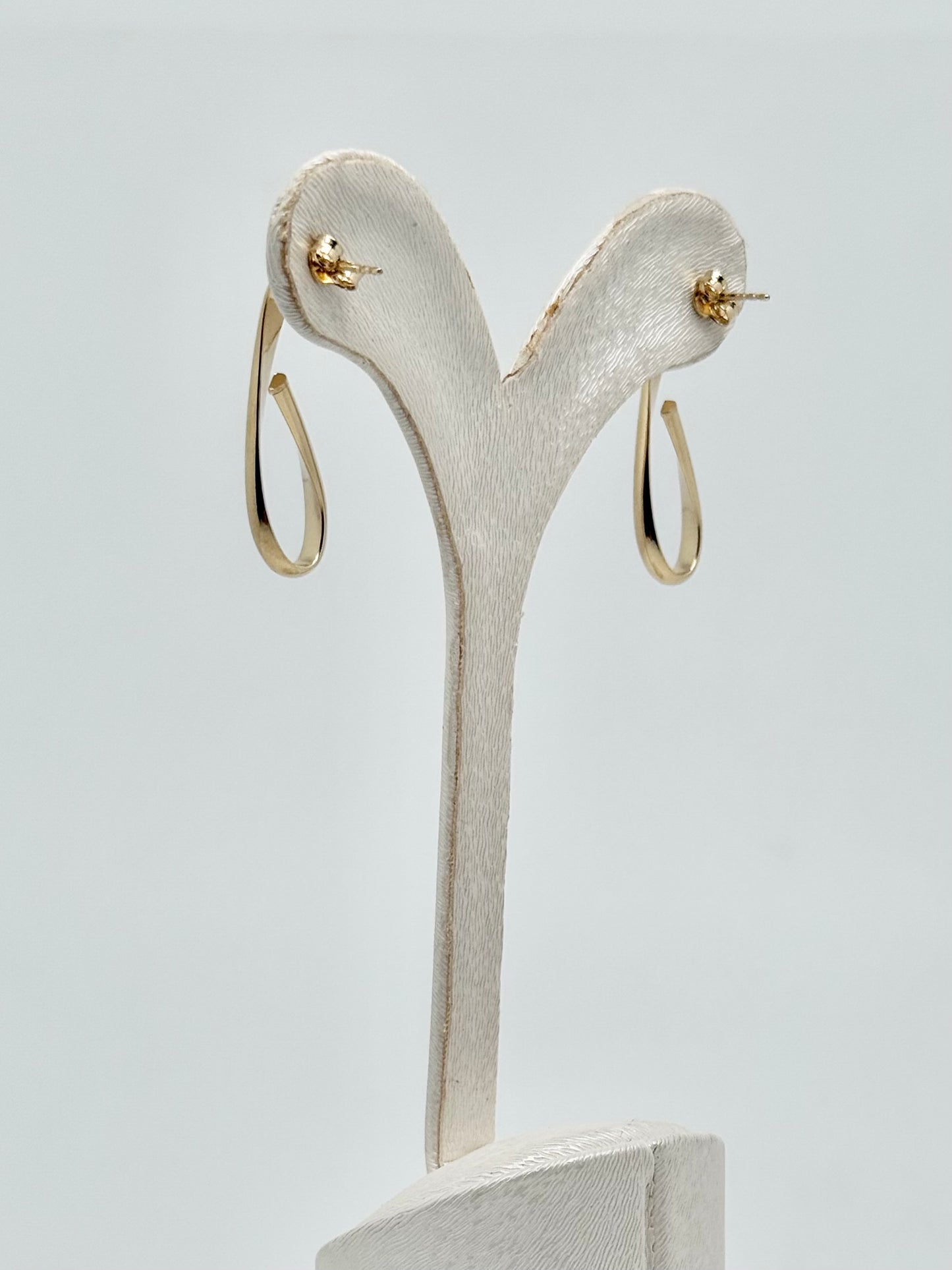 18k/750 gold earrings, 1.54g