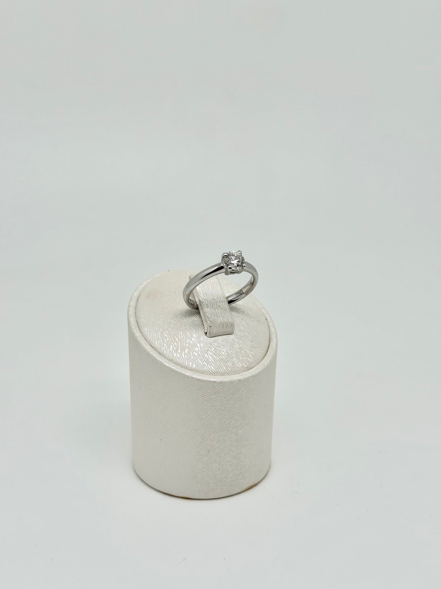 Bague de fiancailles rond brilliant