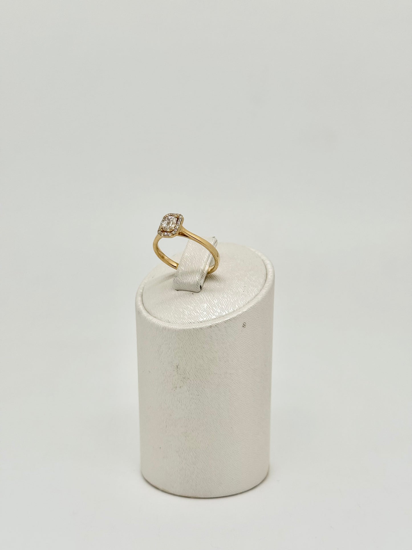 Bague diamant ' coupe émeraude '