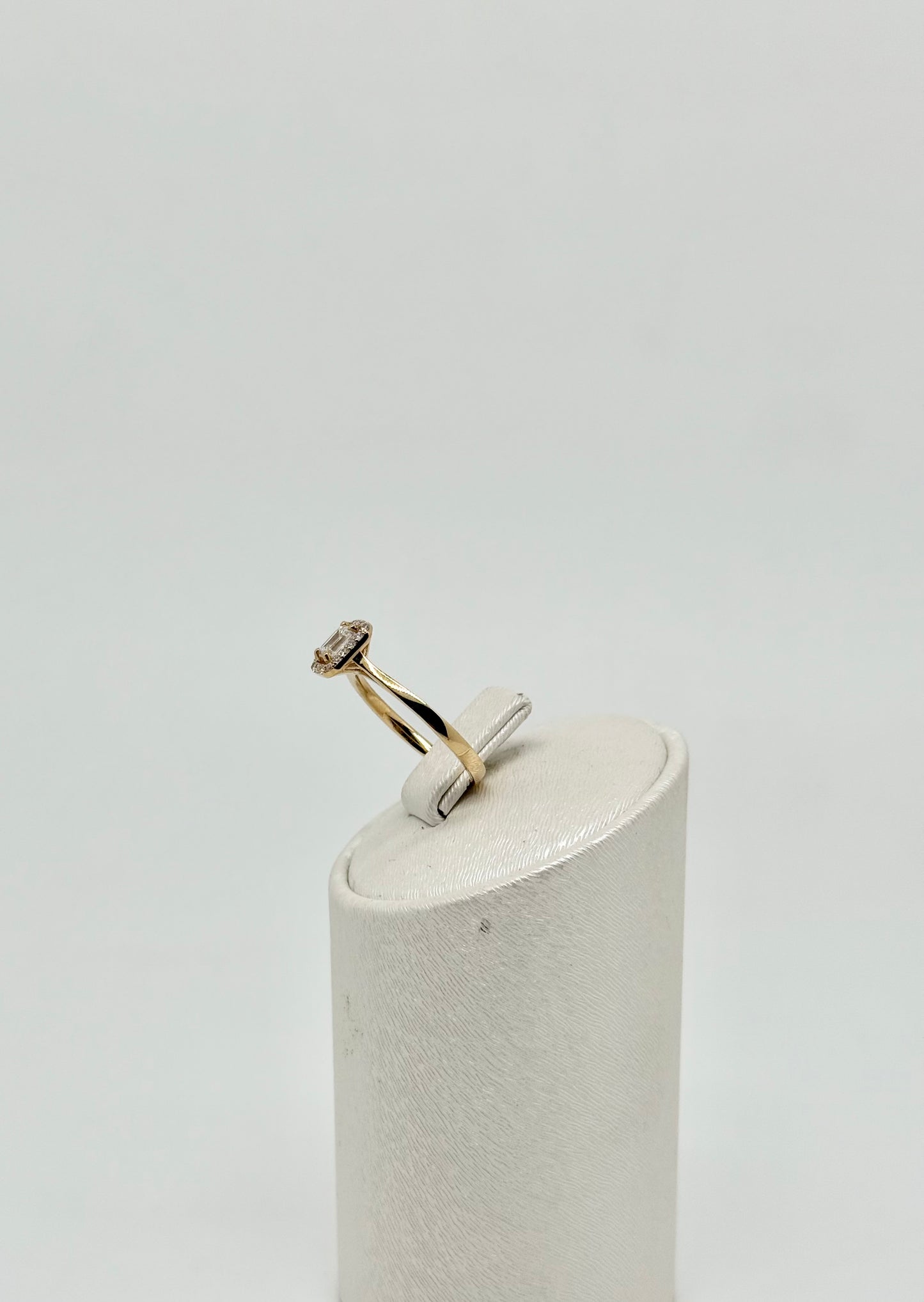 Bague diamant ' coupe émeraude '