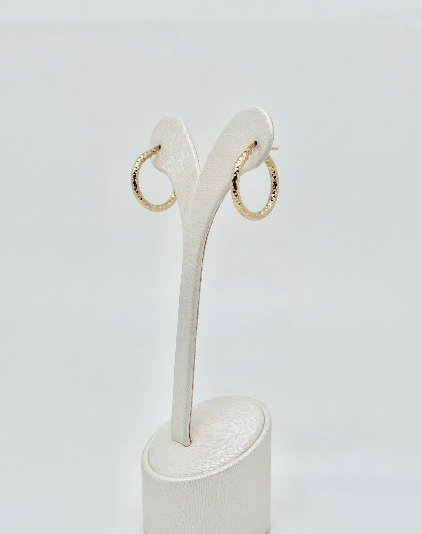 Boucles d'oreilles créoles en or jaune, petit modèle