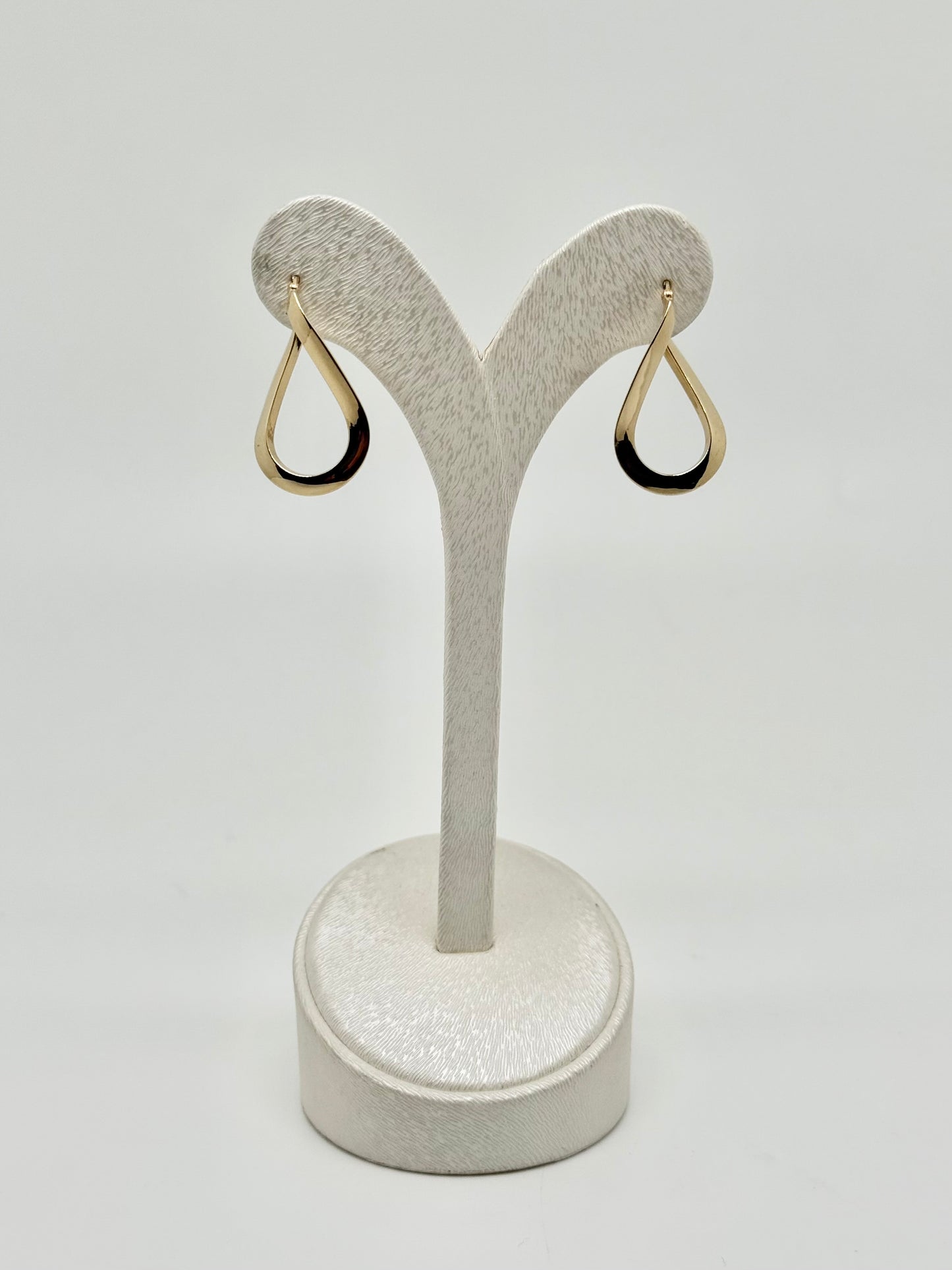 Yellow gold earrings, 18k/750, 1.56 g