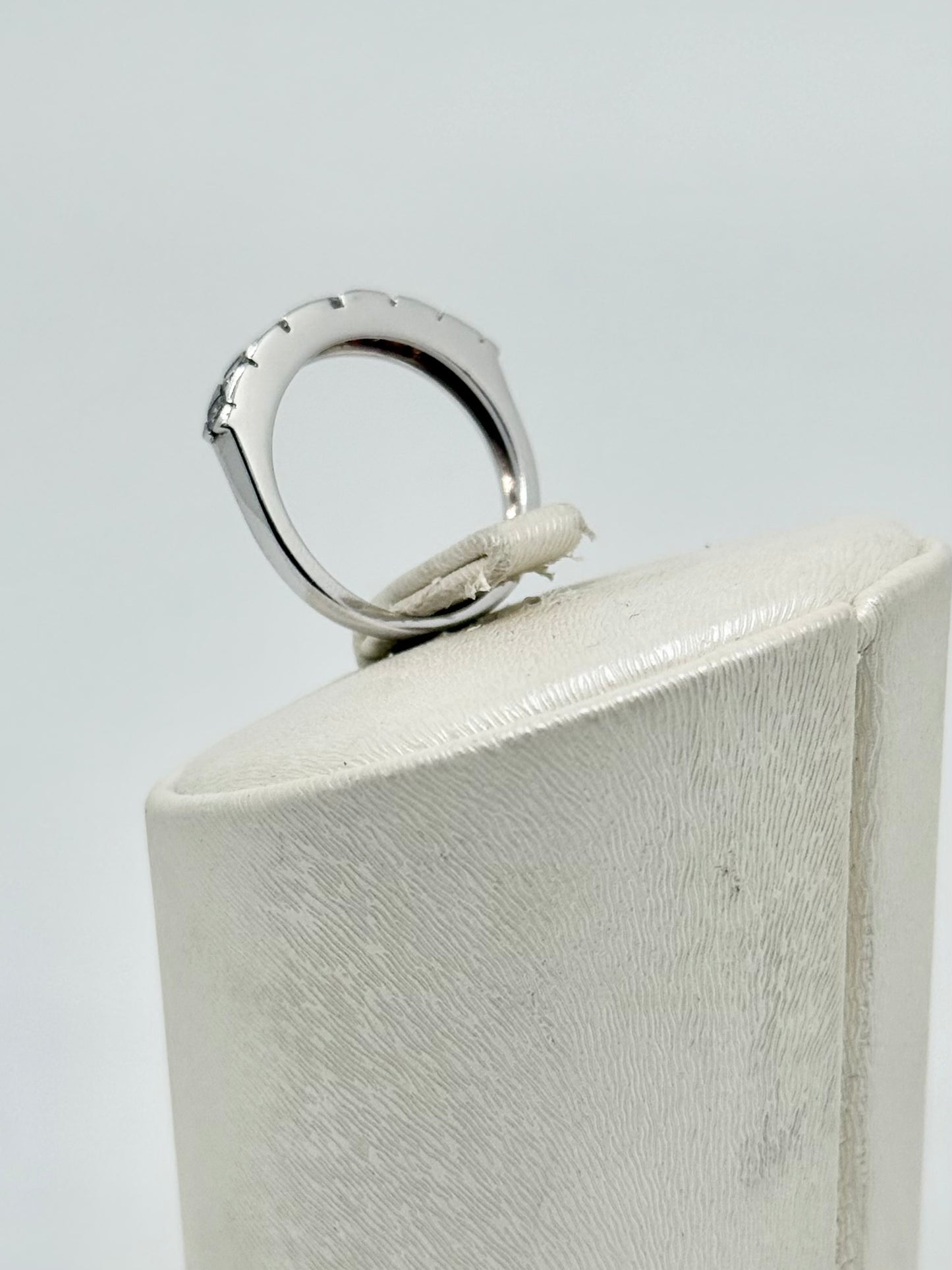 Ring van 925 sterlingzilver, bezet met zirkonia, gerhodineerd zilver, 2,91 g