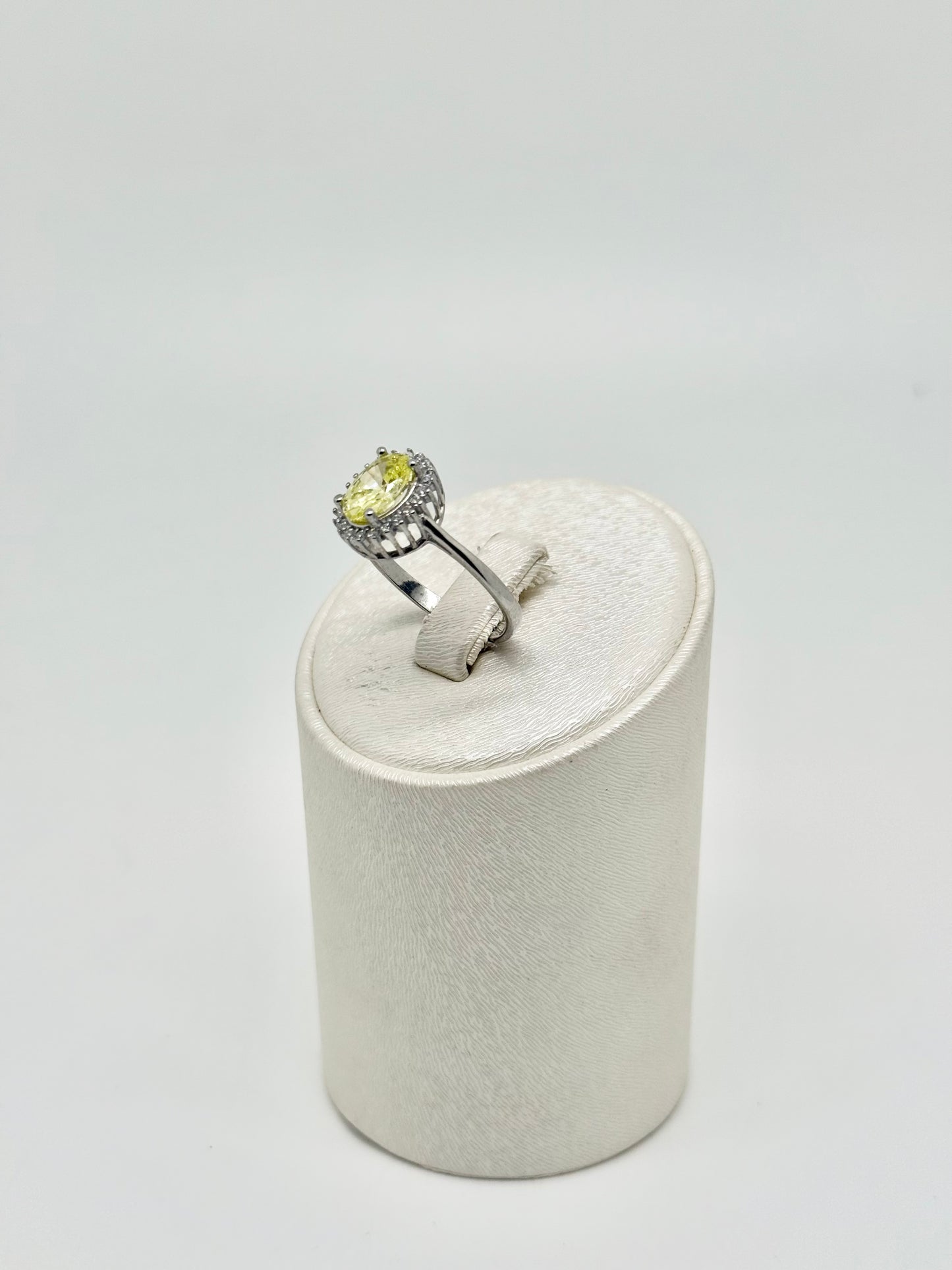 Ring van 925 sterlingzilver, bezet met zirkonia, gerhodineerd zilver, 3,12 g