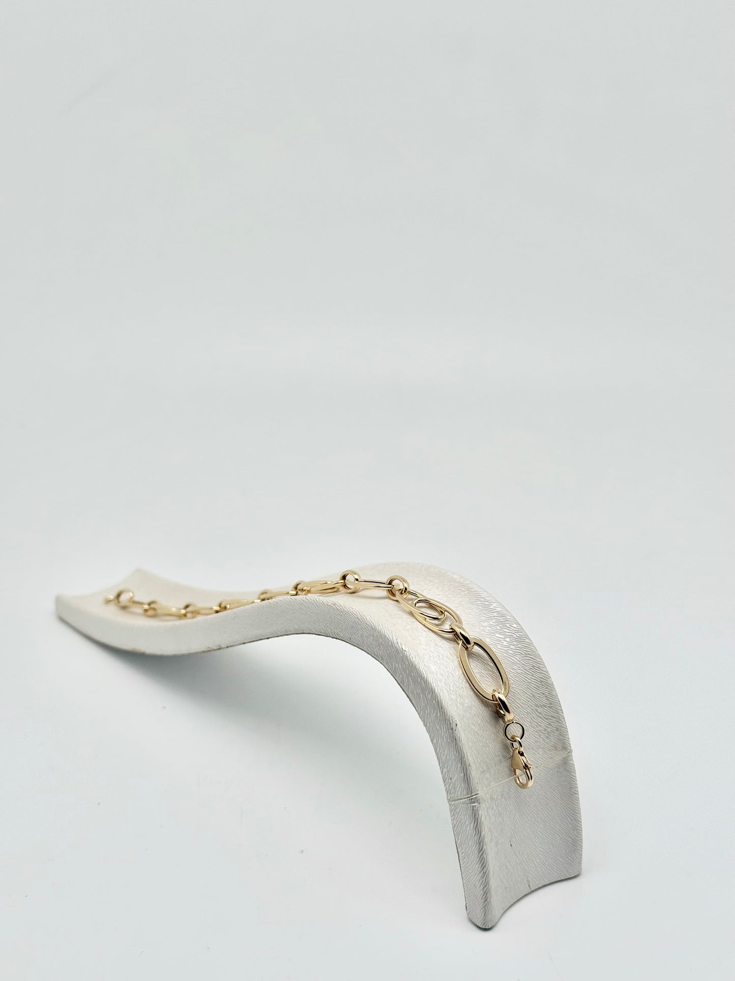 Yellow gold bracelet, 3.30g