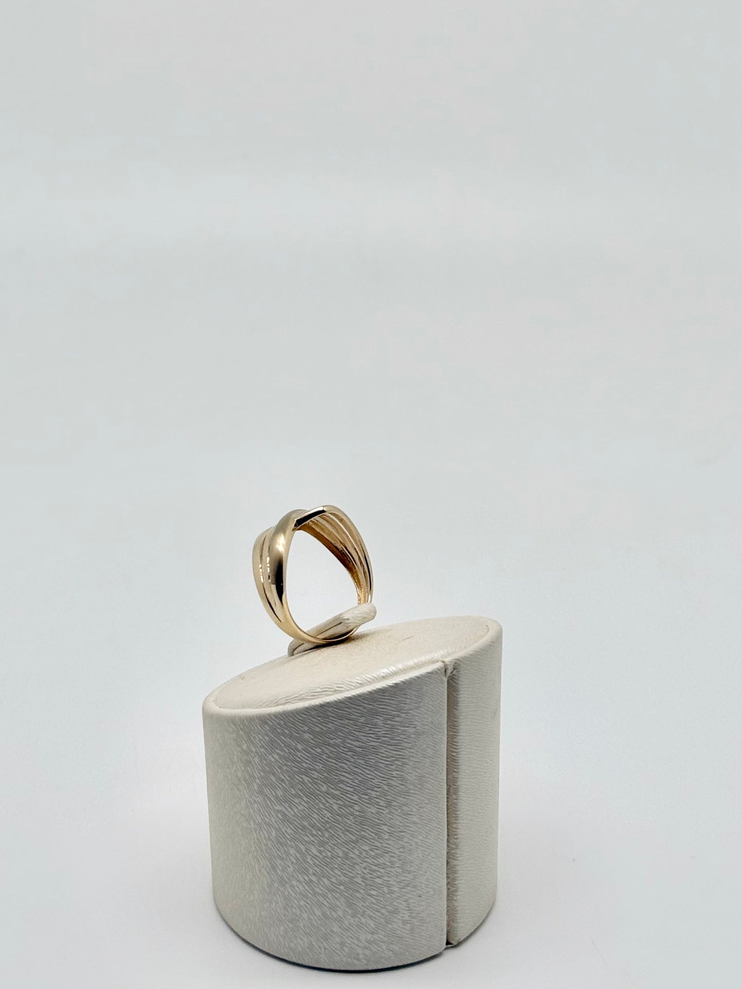 Yellow gold ring 3.58g