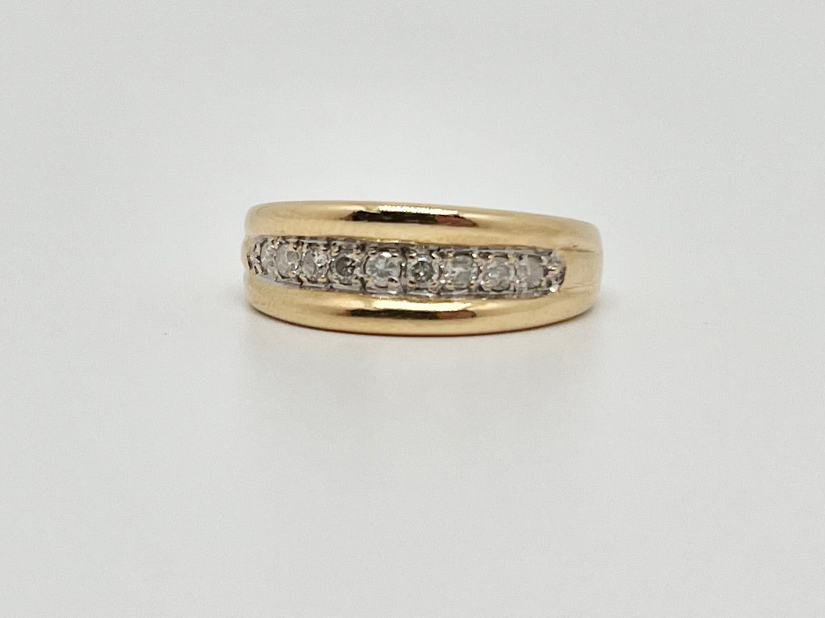 Geelgouden ring met natuurlijke diamanten