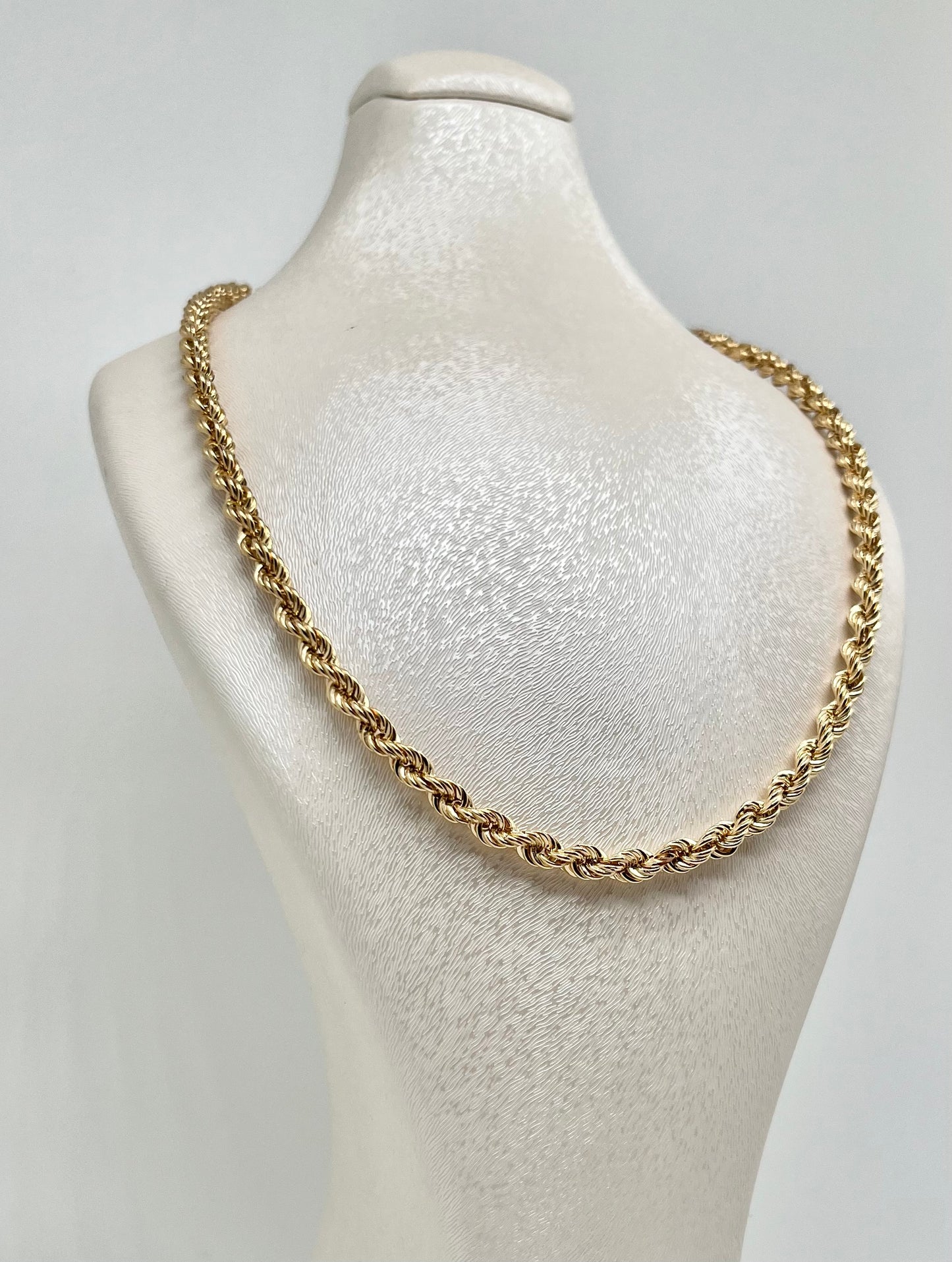 Twisted chain