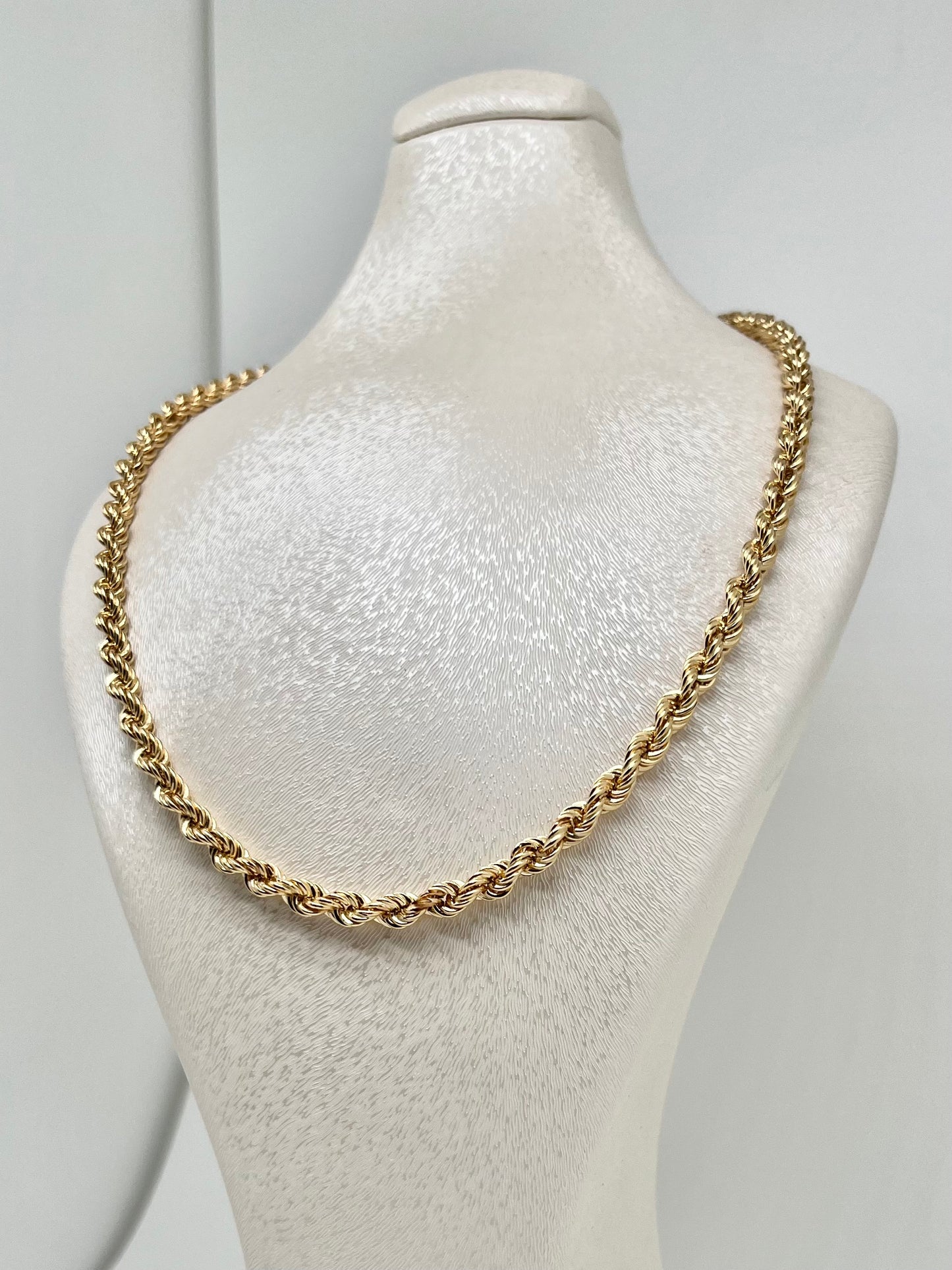 Twisted chain