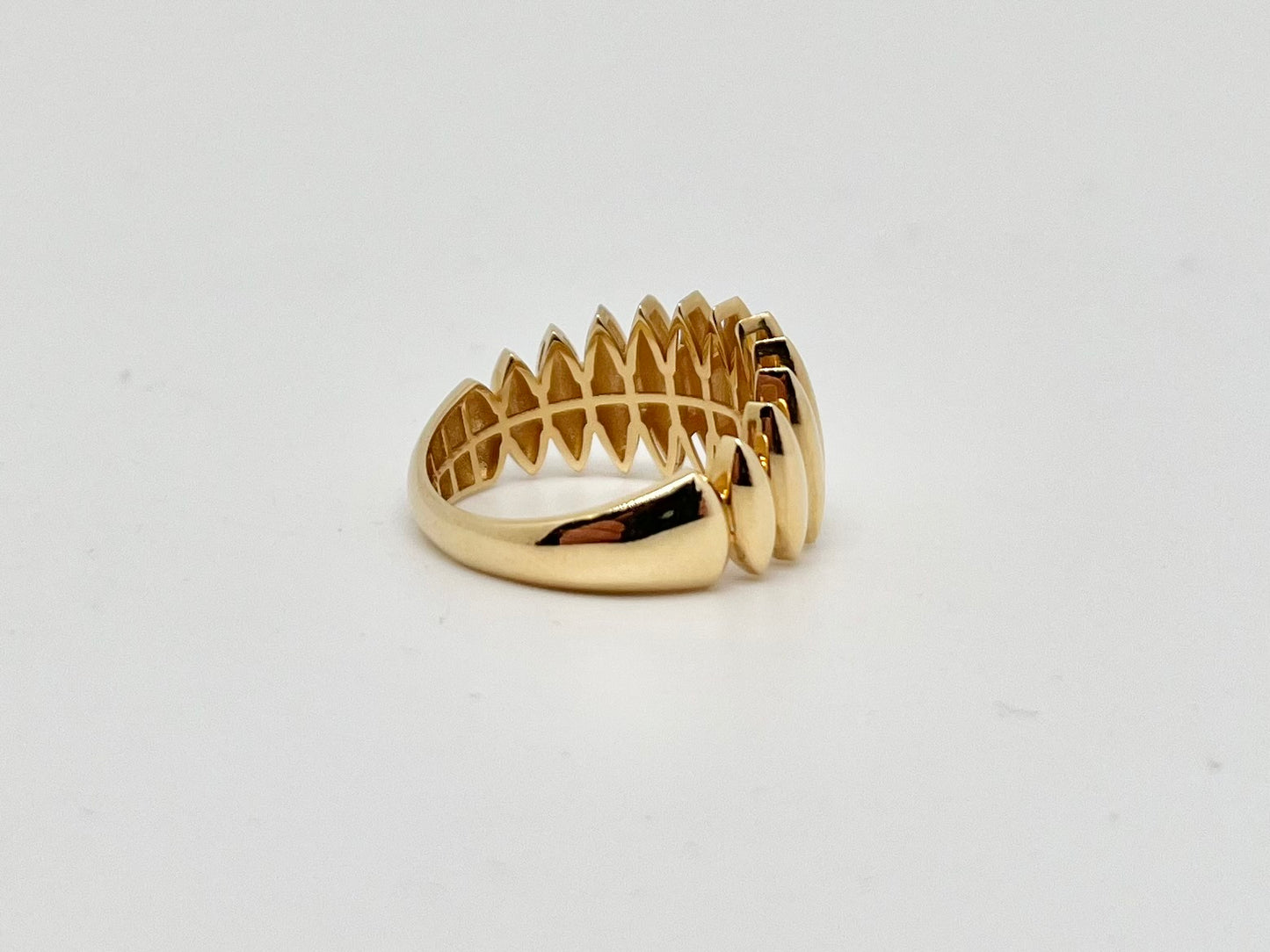 Yellow gold ring