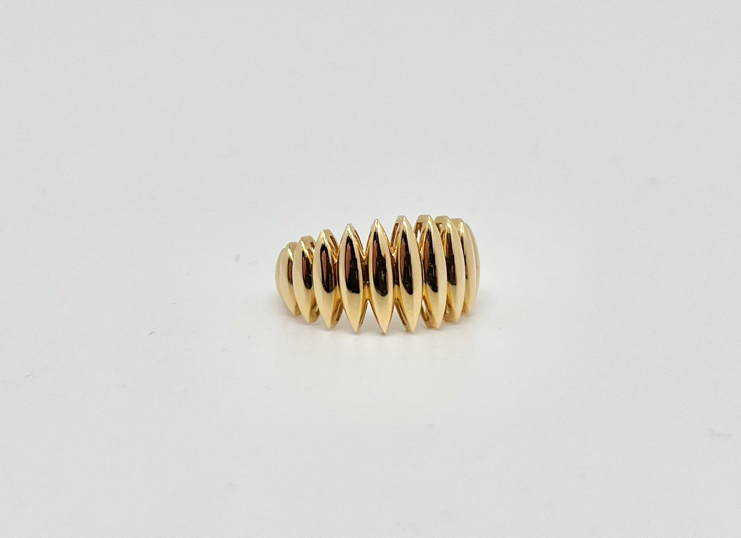Yellow gold ring