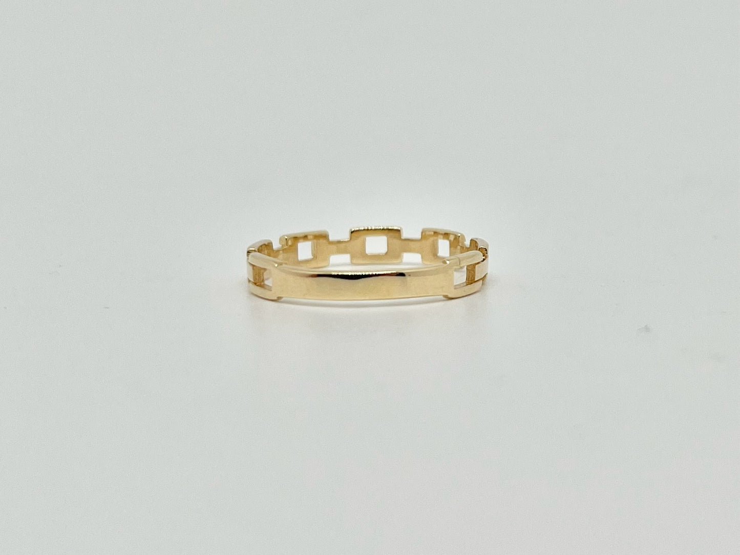 Yellow gold ring