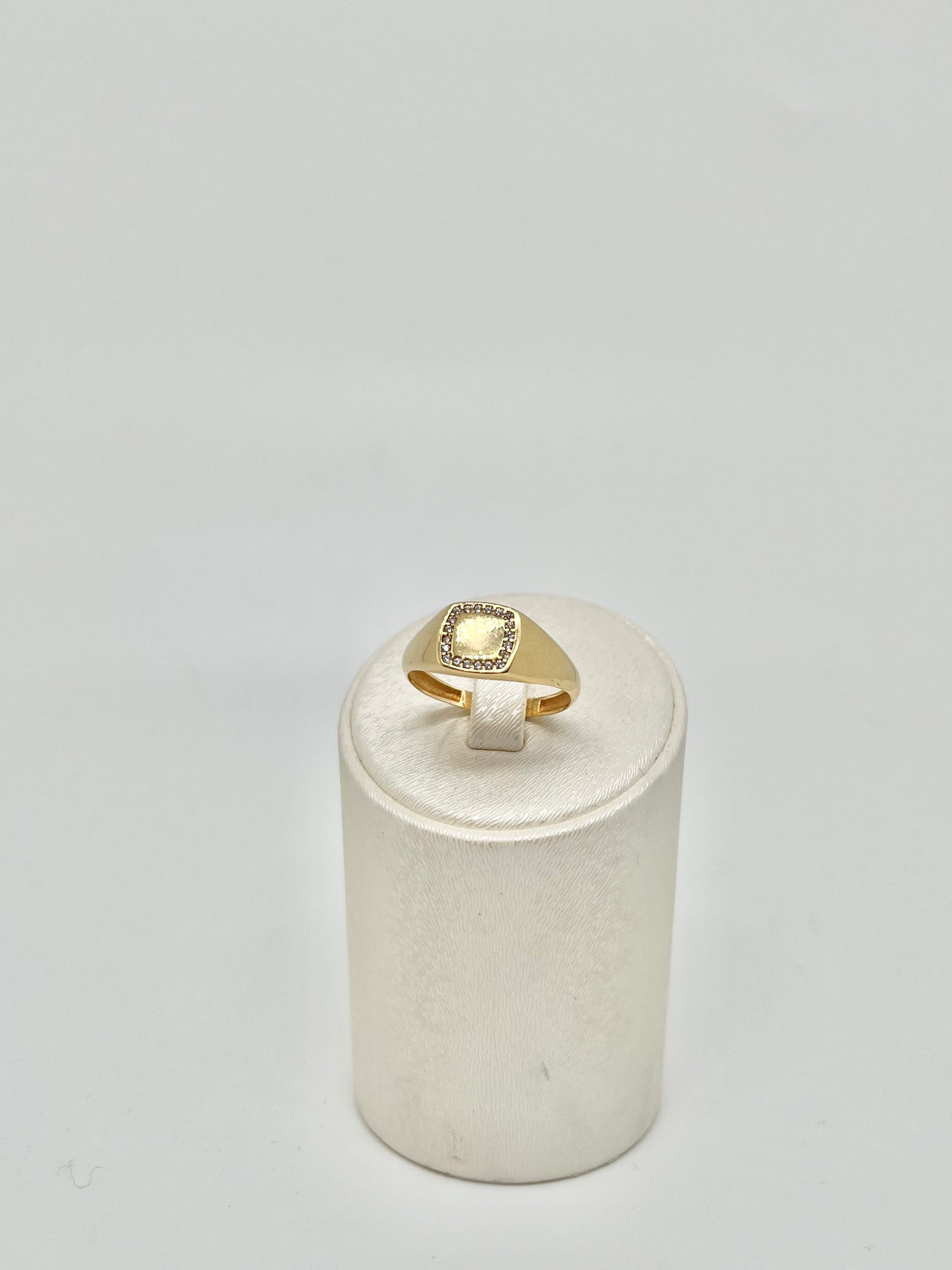 Geelgouden ring met zirkoon