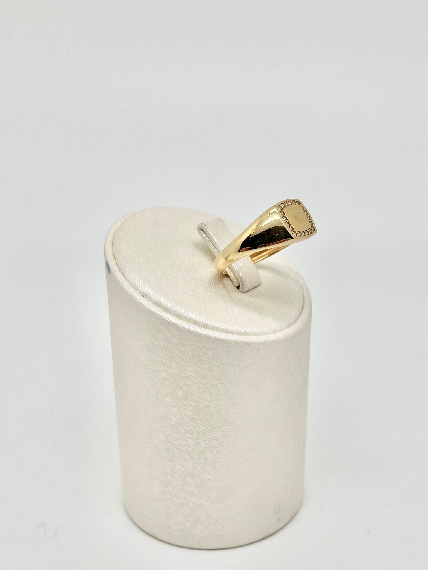 Geelgouden ring met zirkoon