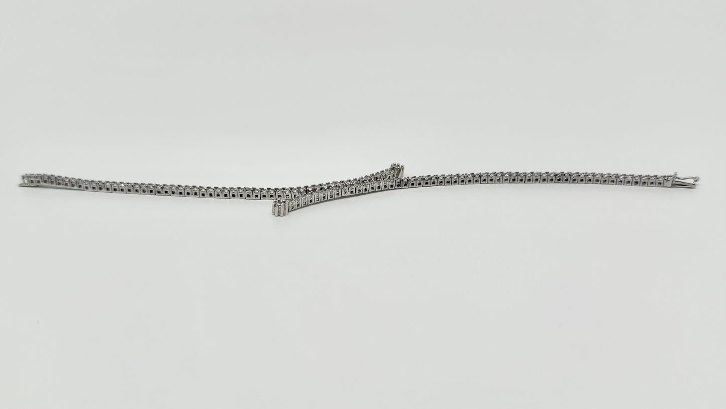 Tennis bracelet with zircon