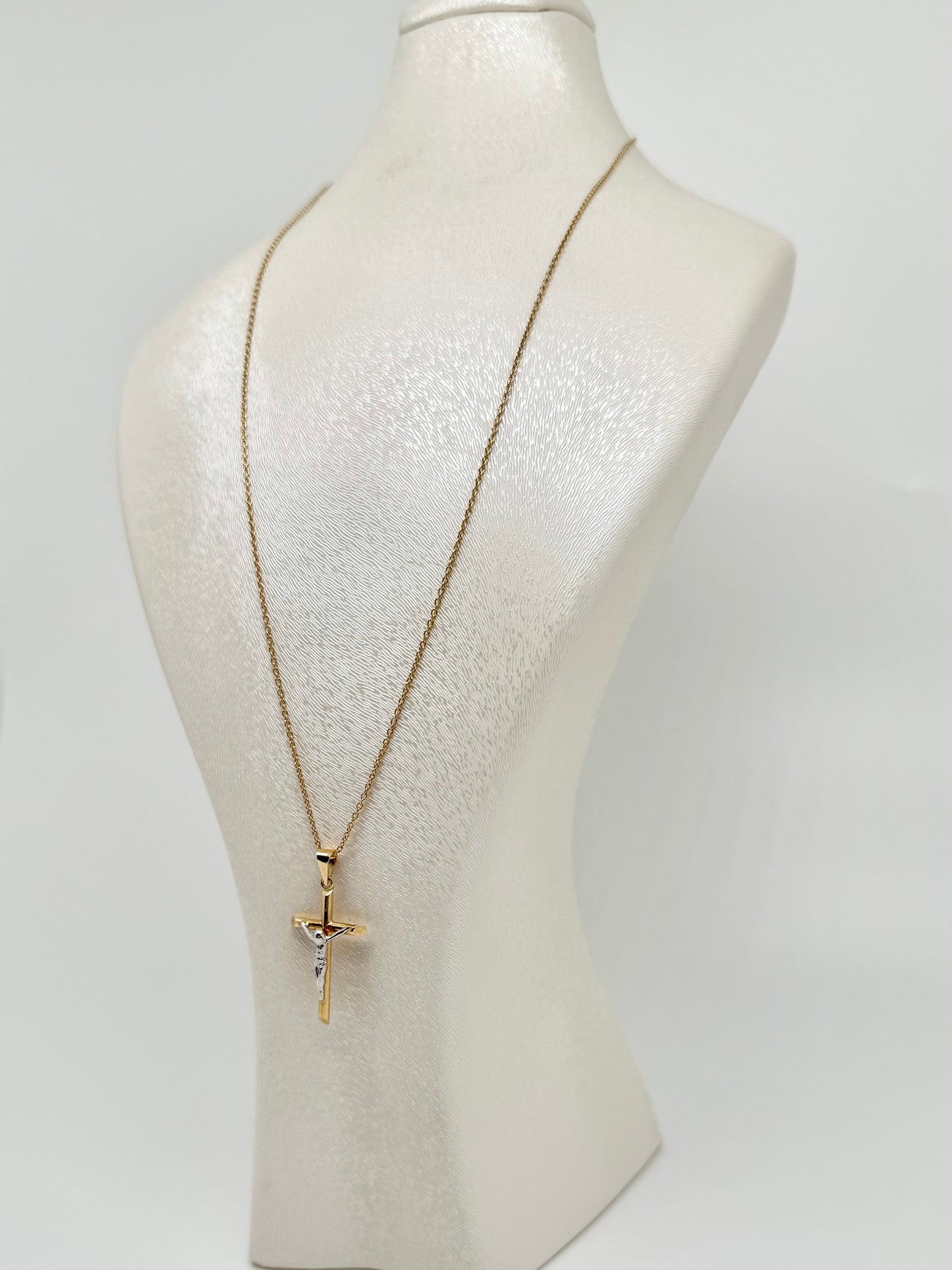 Necklace with cross