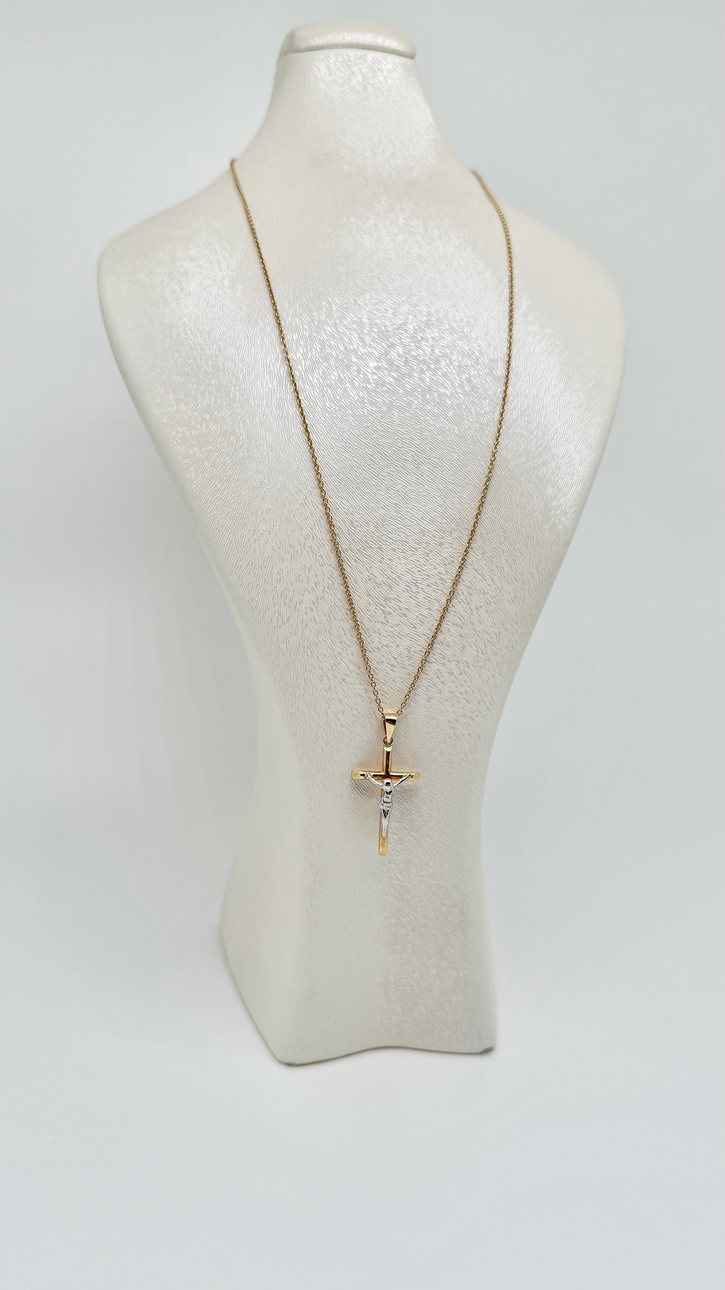Necklace with cross