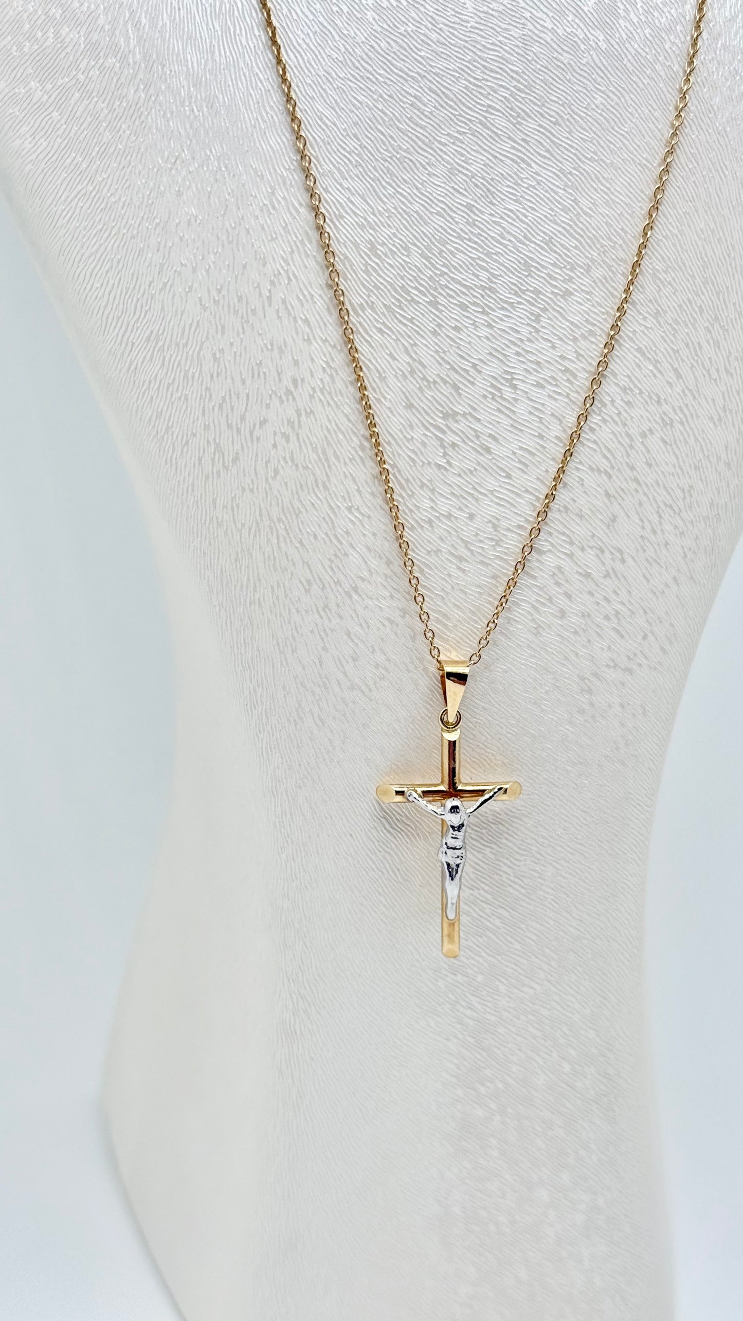 Necklace with cross