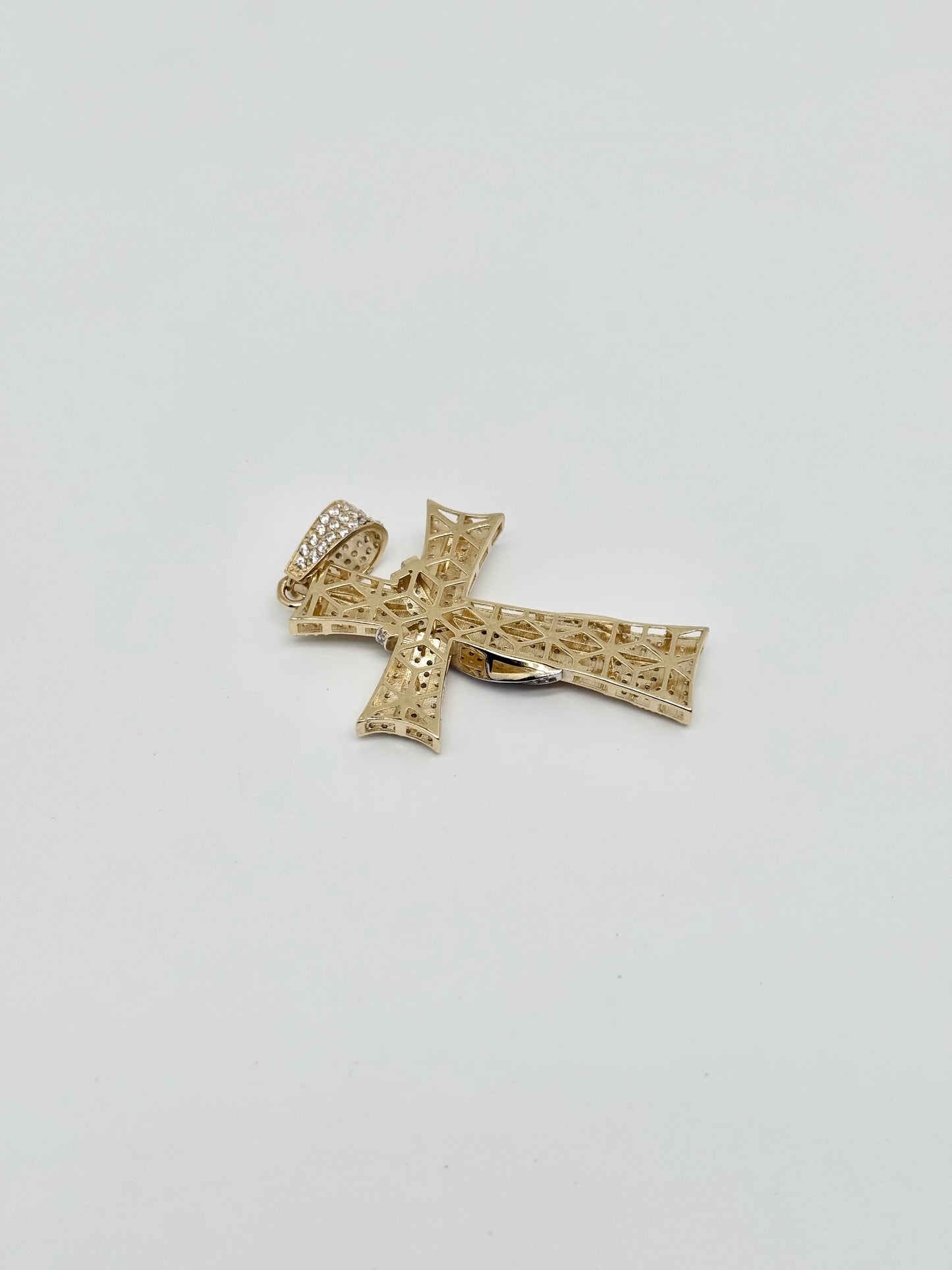 Cross pendant