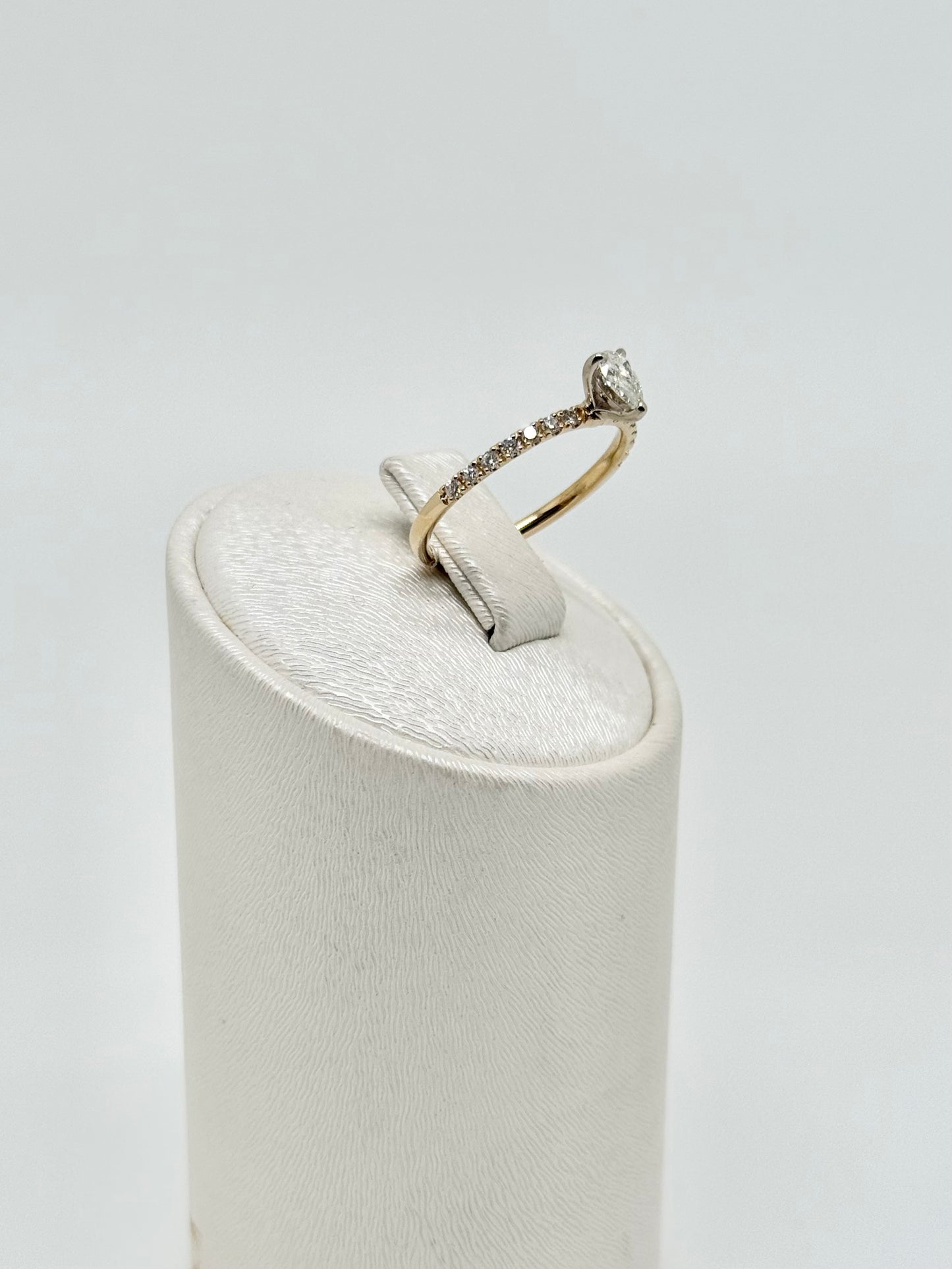 Bague diamant ' pear brilliant '