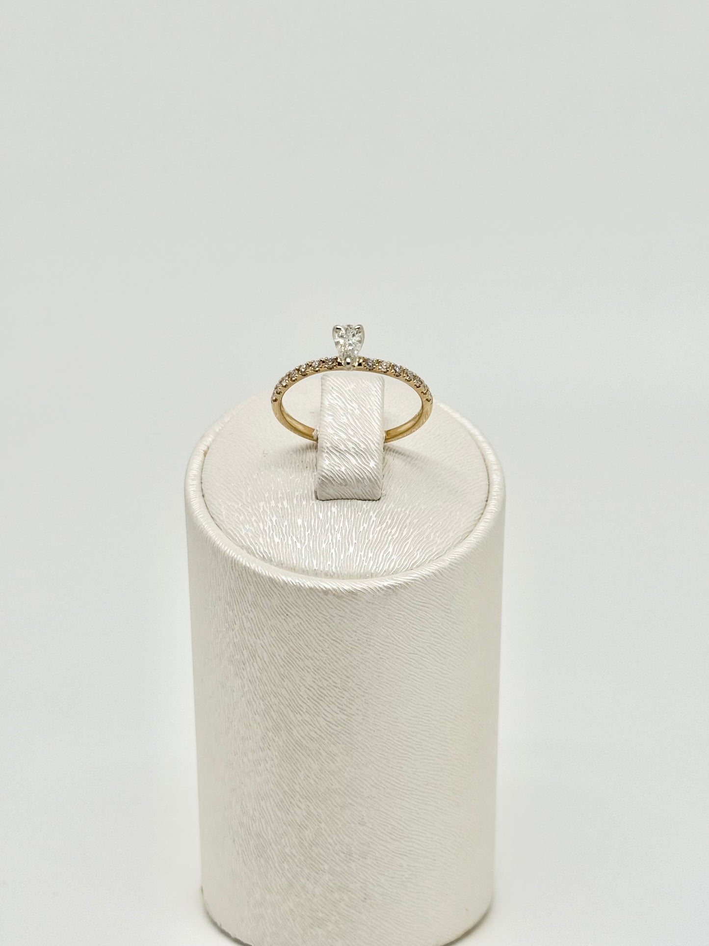 Bague diamant ' pear brilliant '