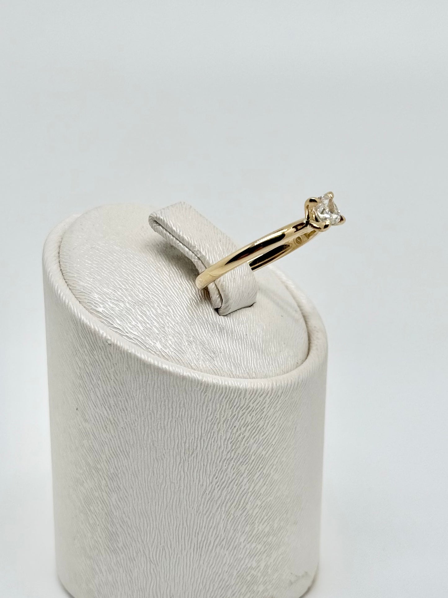 Cushion brilliant natural diamond ring