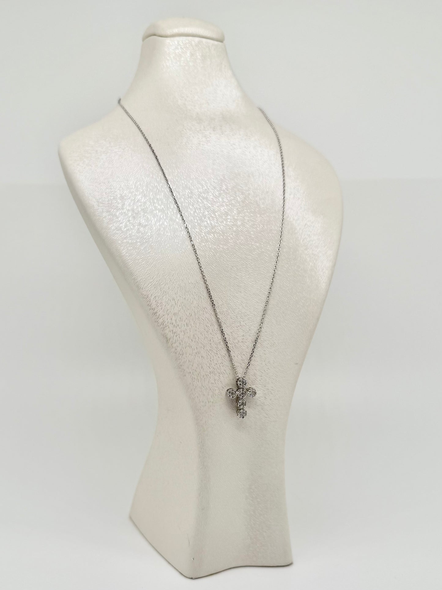 White gold necklace