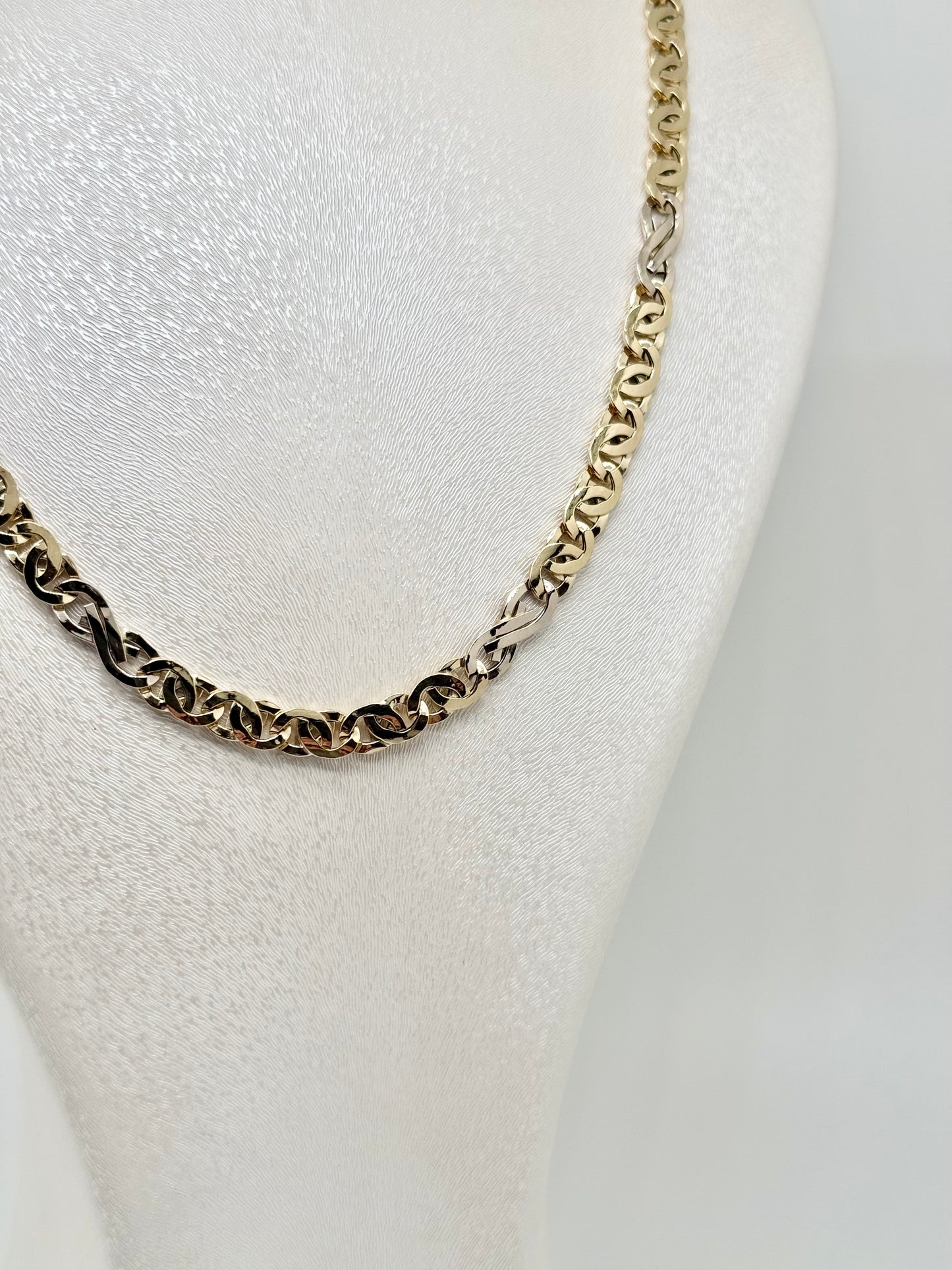 Collier or bicolor
