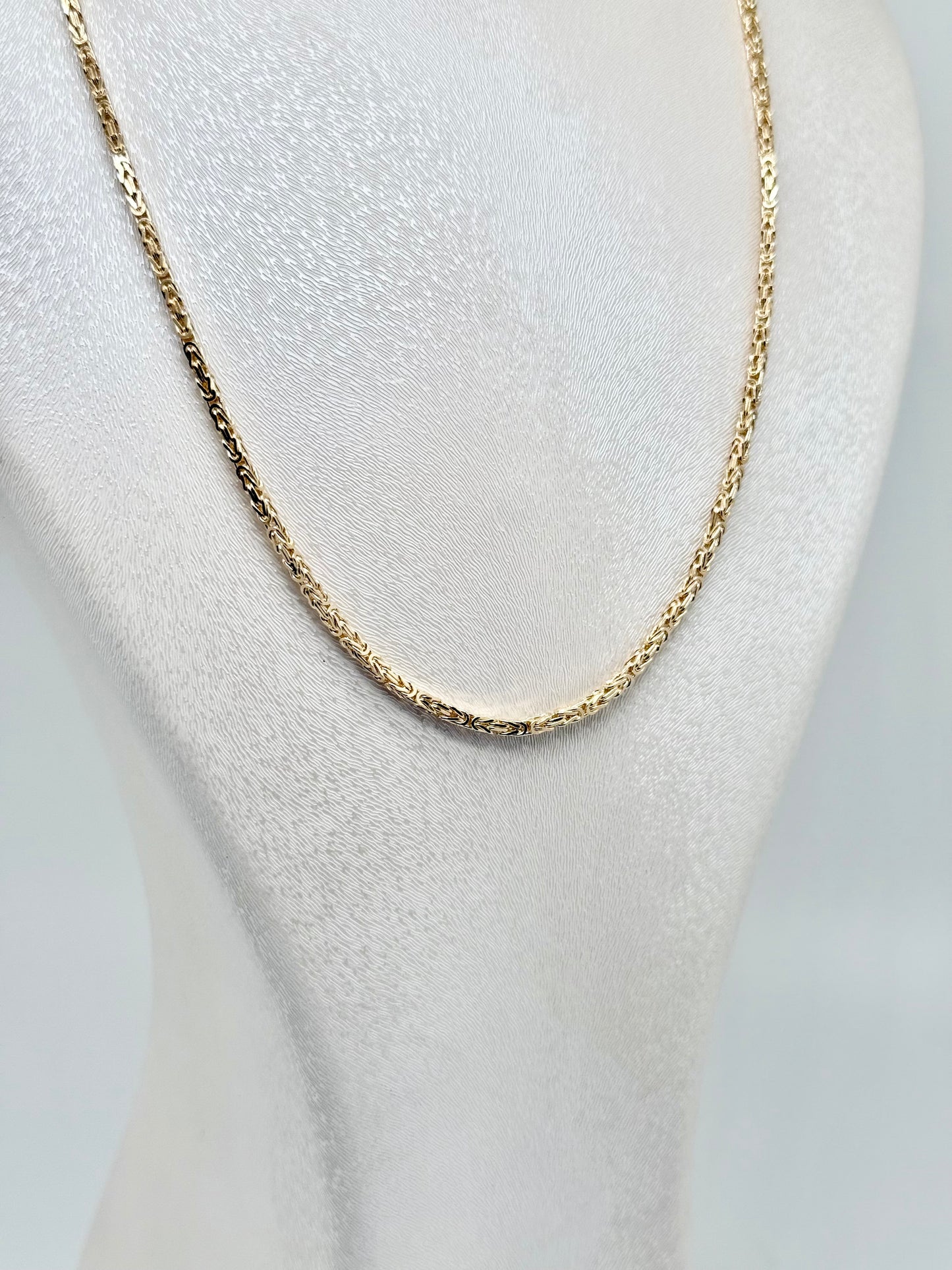 Chaine 'maillon roi' or jaune