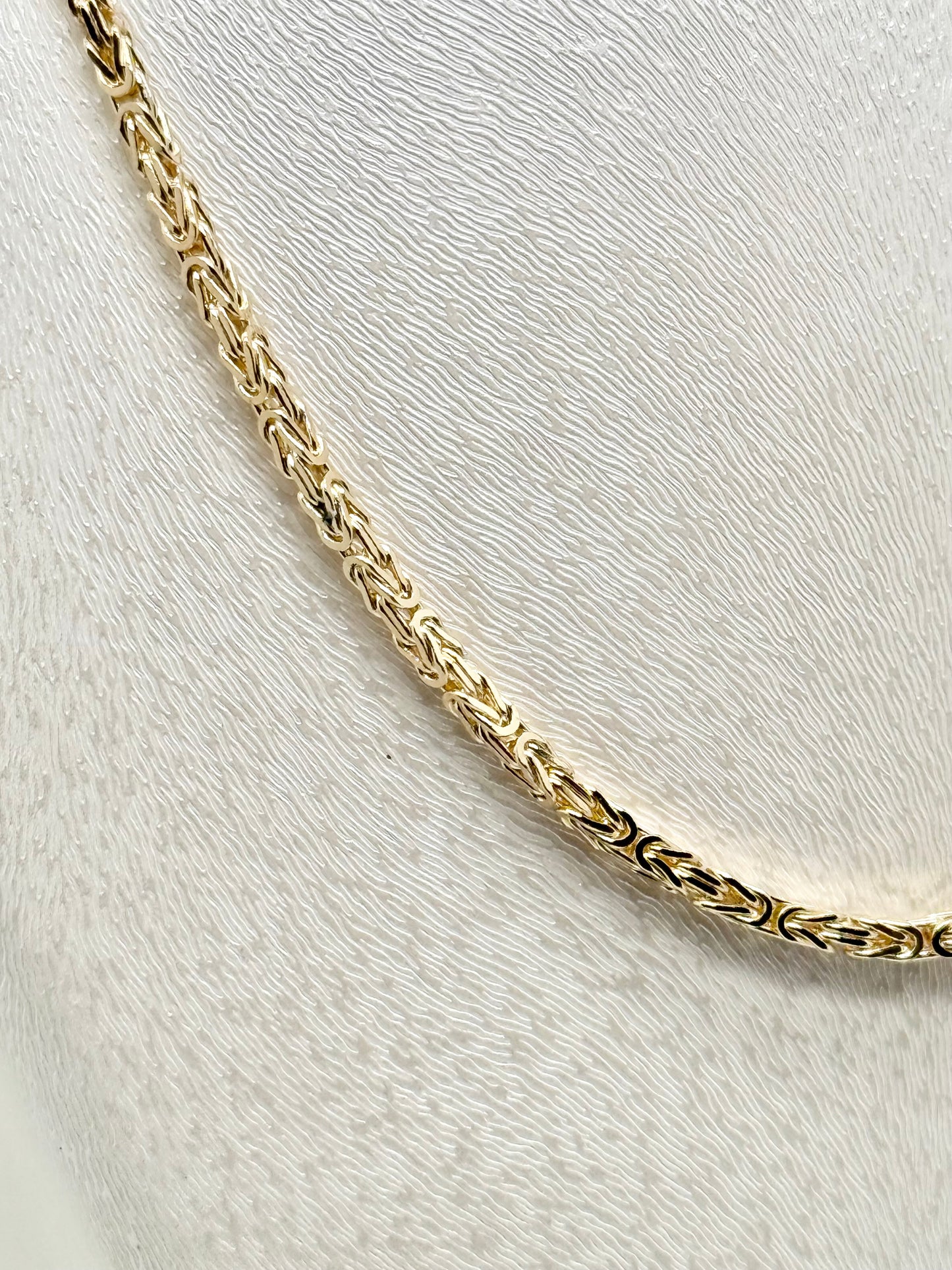 Chaine 'maillon roi' or jaune