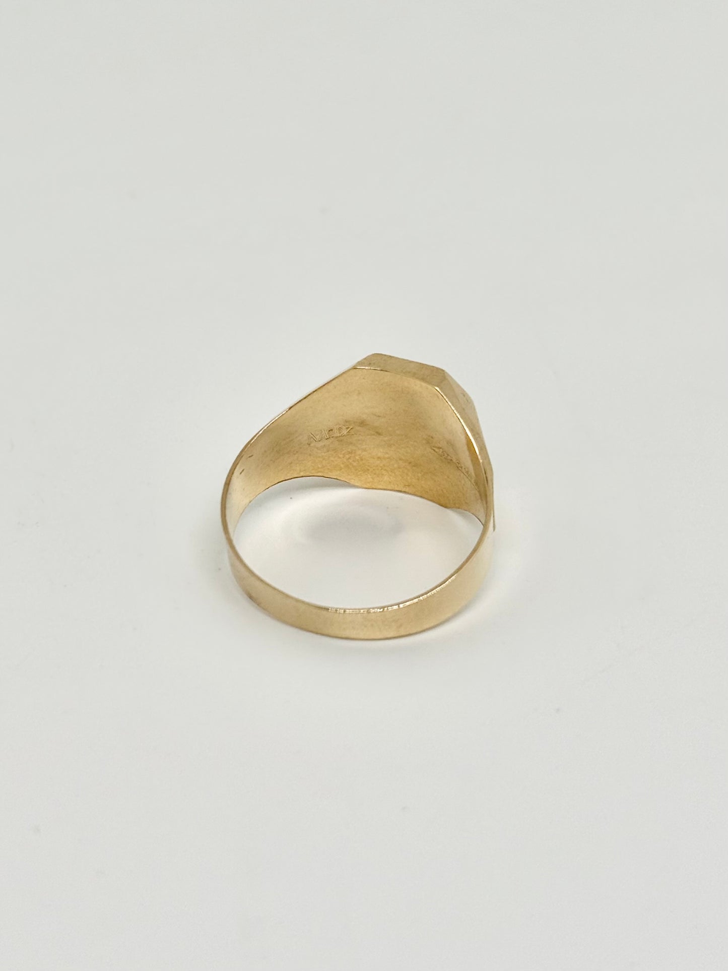Men's yellow gold ring
