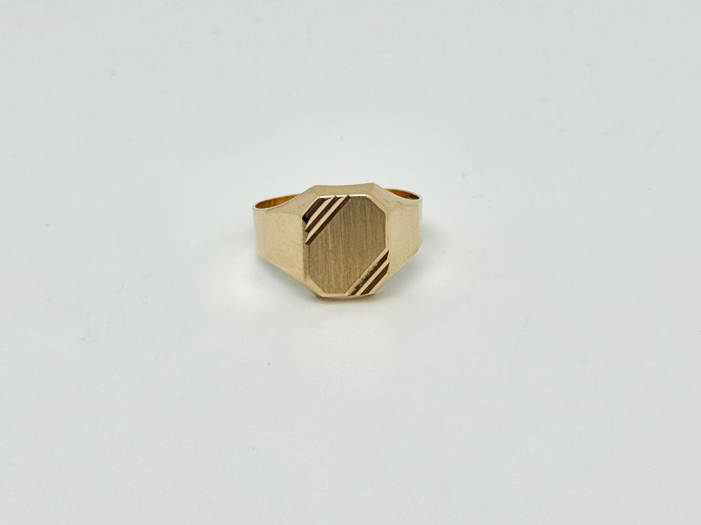 Men's yellow gold ring