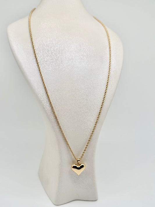Gold twisted chain with gold heart pendant
