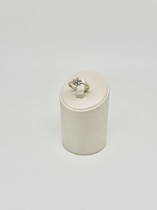 White gold ring set with natural diamonds