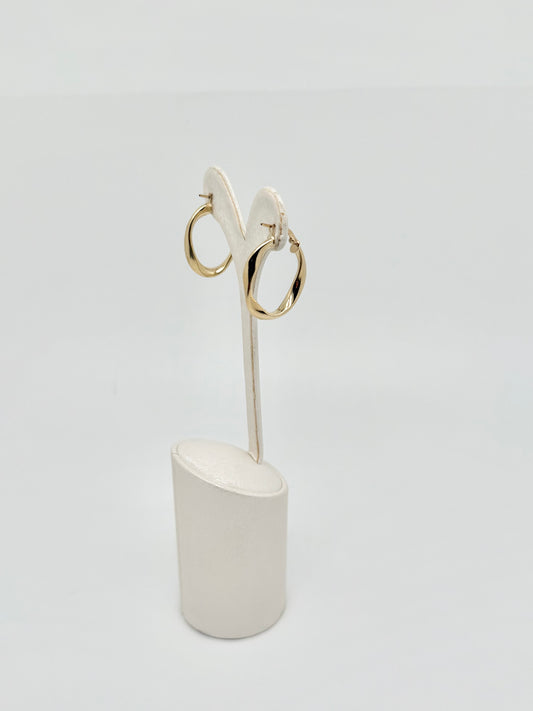 Oval yellow gold earrings