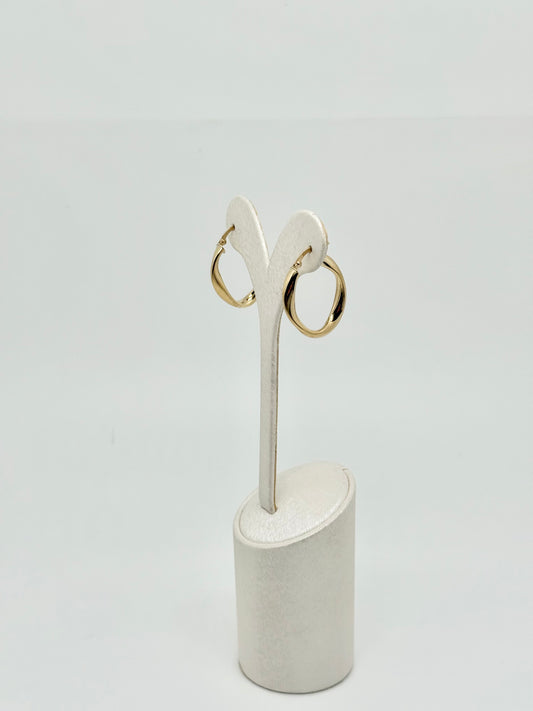 Oval yellow gold earrings